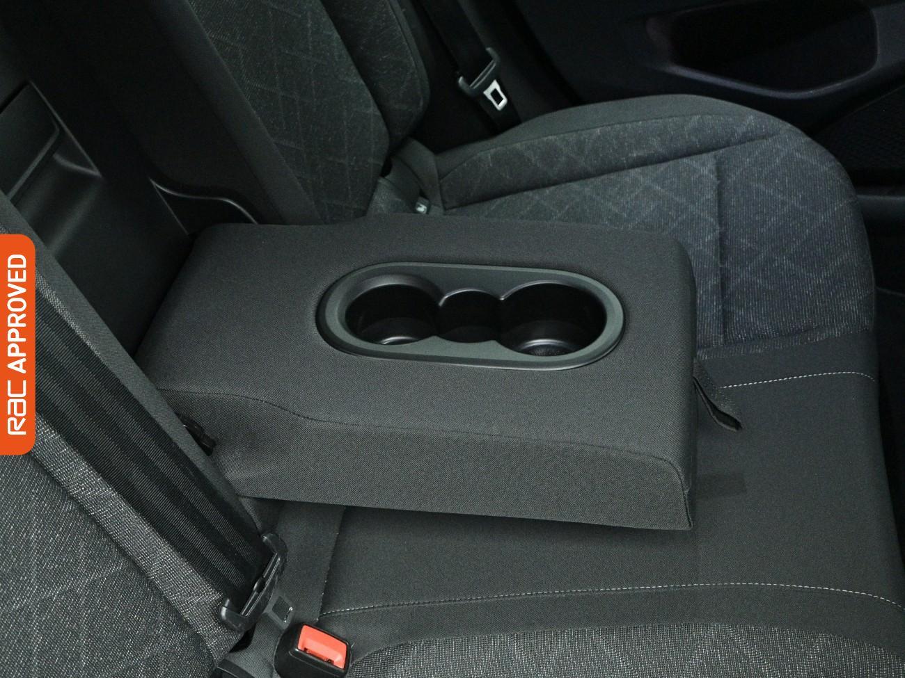 Volkswagen Golf view 24