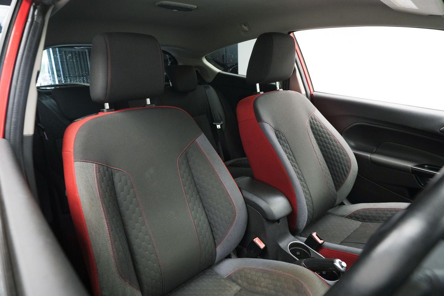 Ford Fiesta view 11