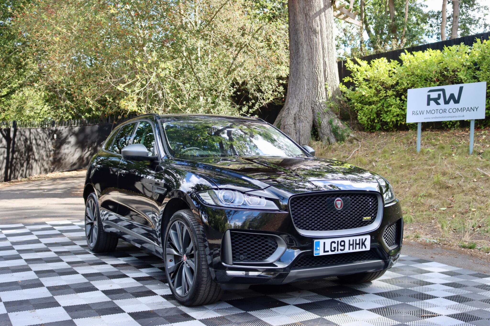 Jaguar F-Pace view 14