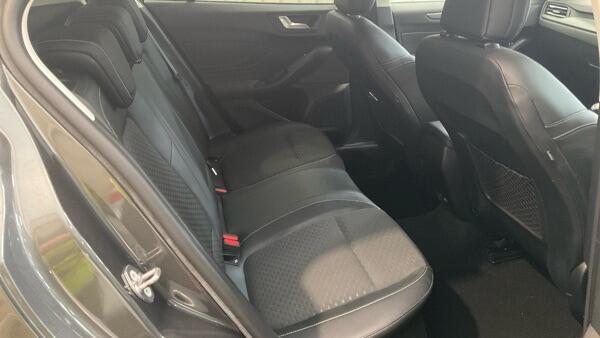 Ford Focus view 10