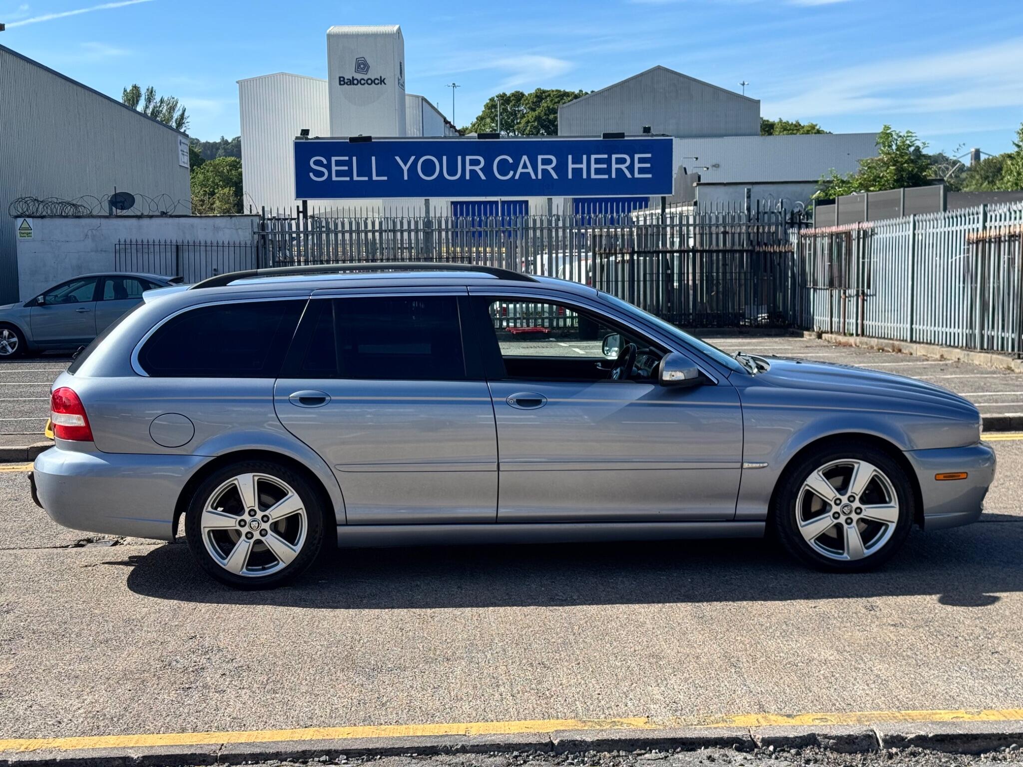 Jaguar X-Type view 17