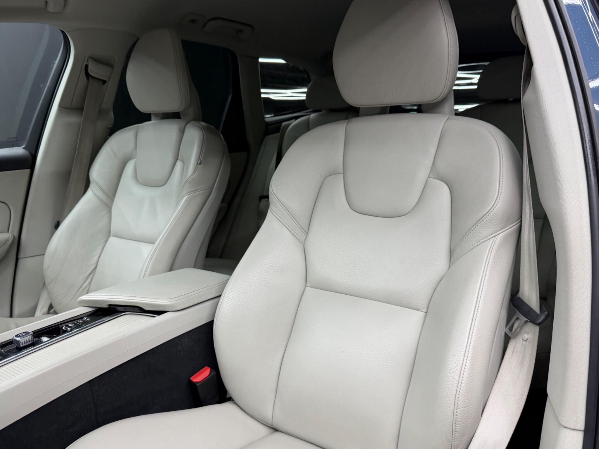 Volvo XC60 view 14