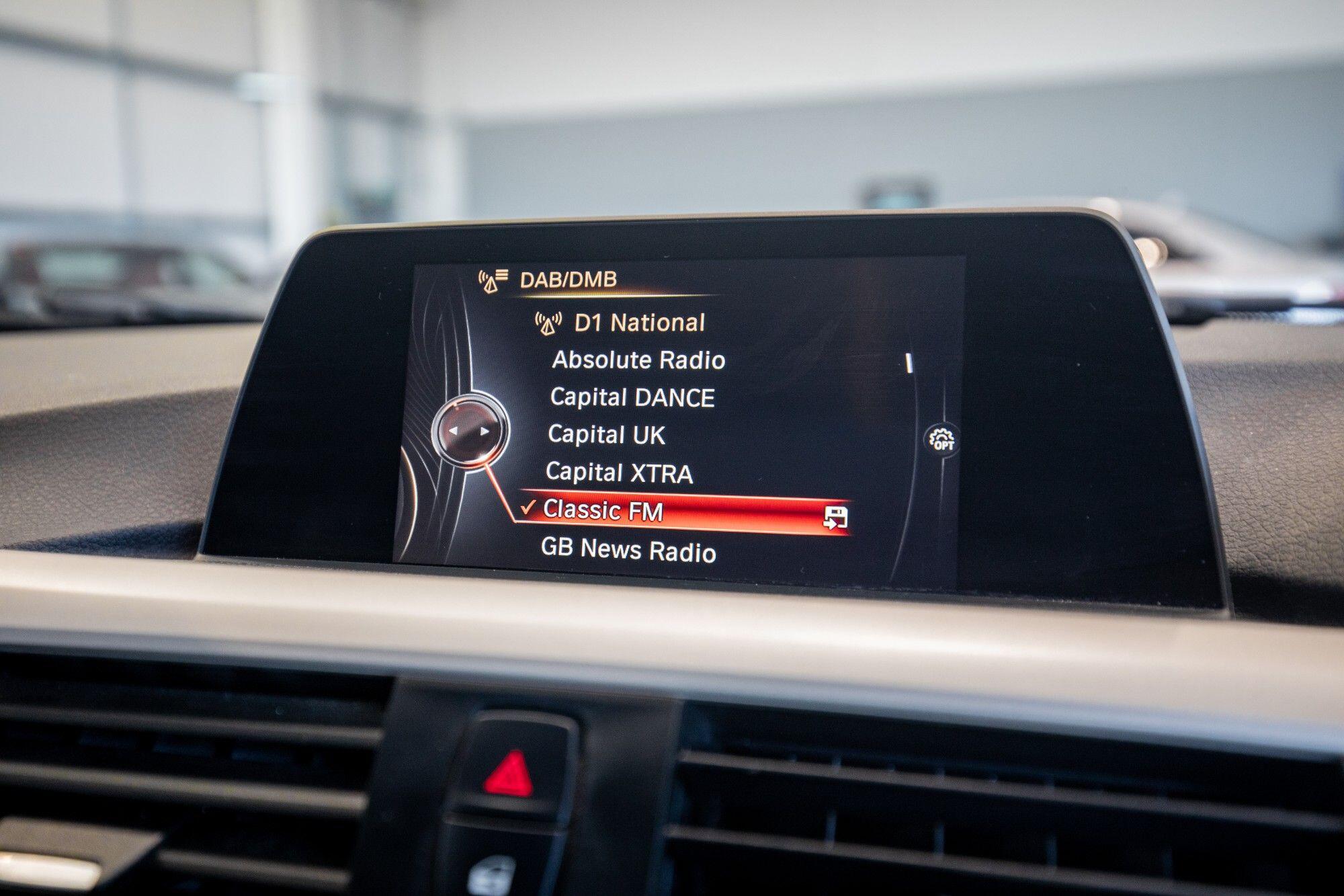 BMW 3 Series view 24