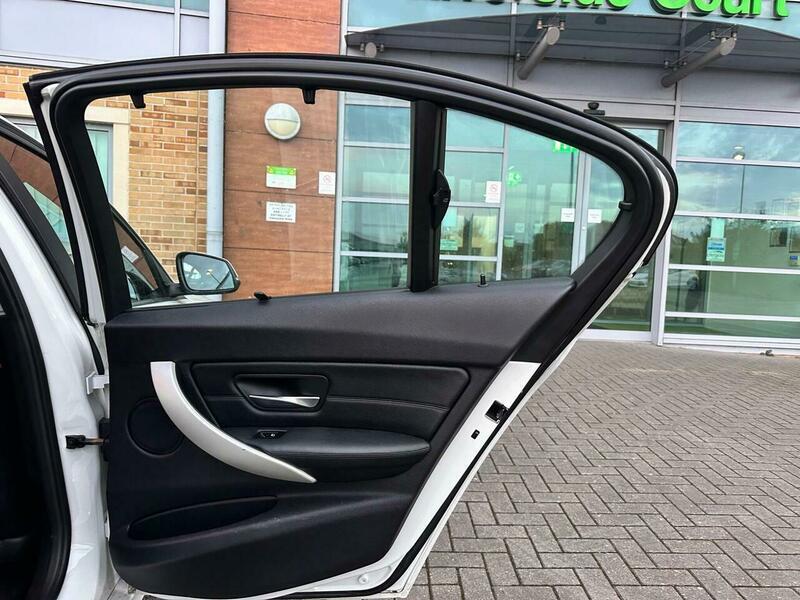 2014 BMW 3 Series 2.0 320d ED EfficientDynamics Business Auto Euro 5 (s/s) 4dr • 90,200 miles image 18