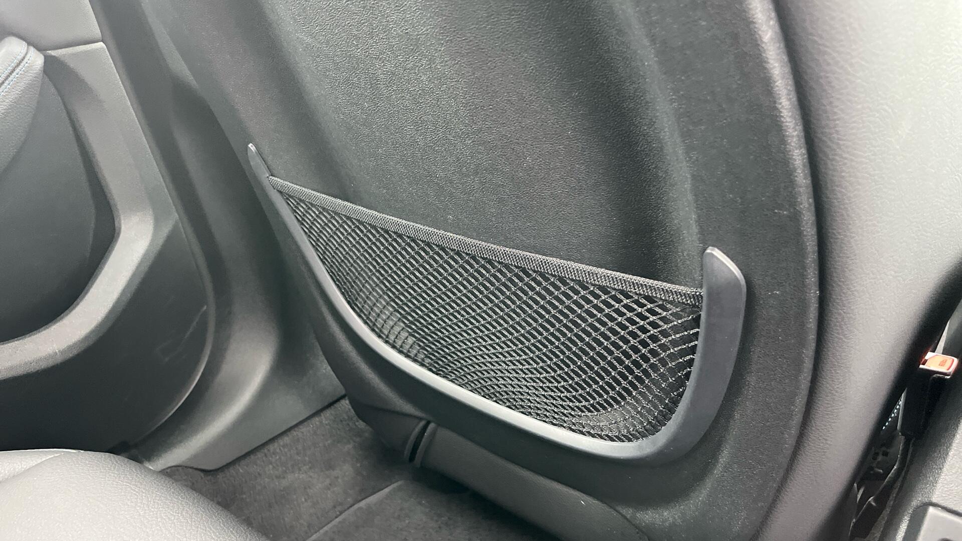 BMW 1 Series view 25