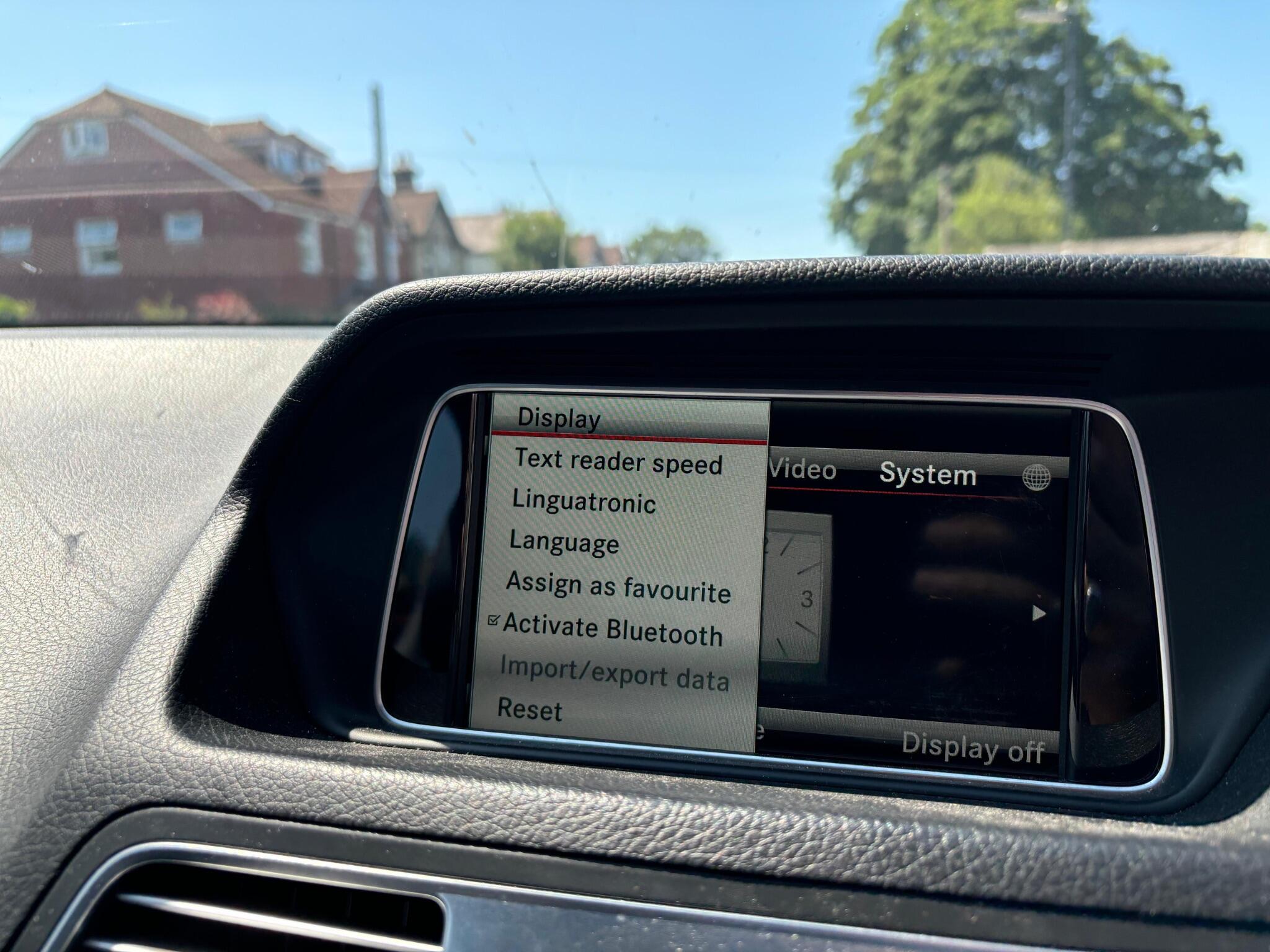 Mercedes-Benz E Class view 23