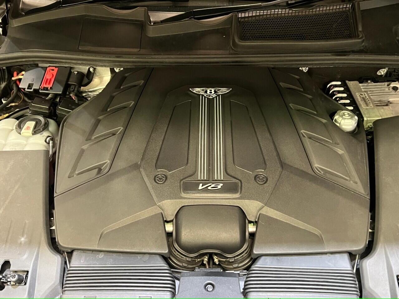 Bentley Bentayga view 19