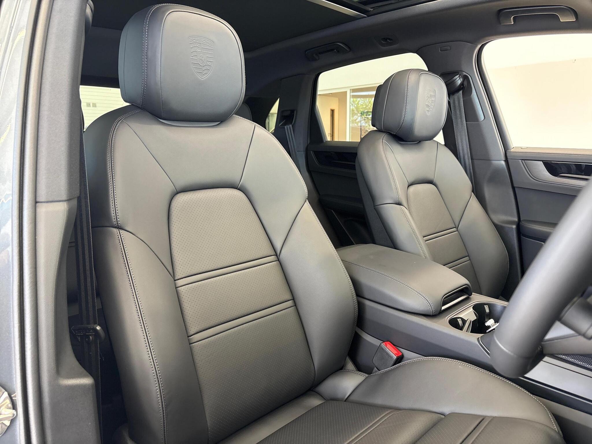 Porsche Cayenne view 14