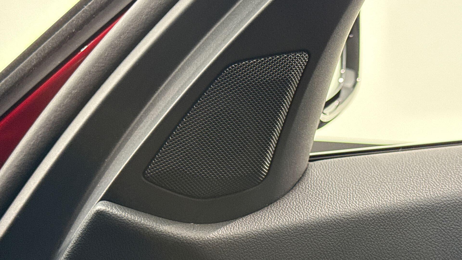 BMW 3 Series view 21