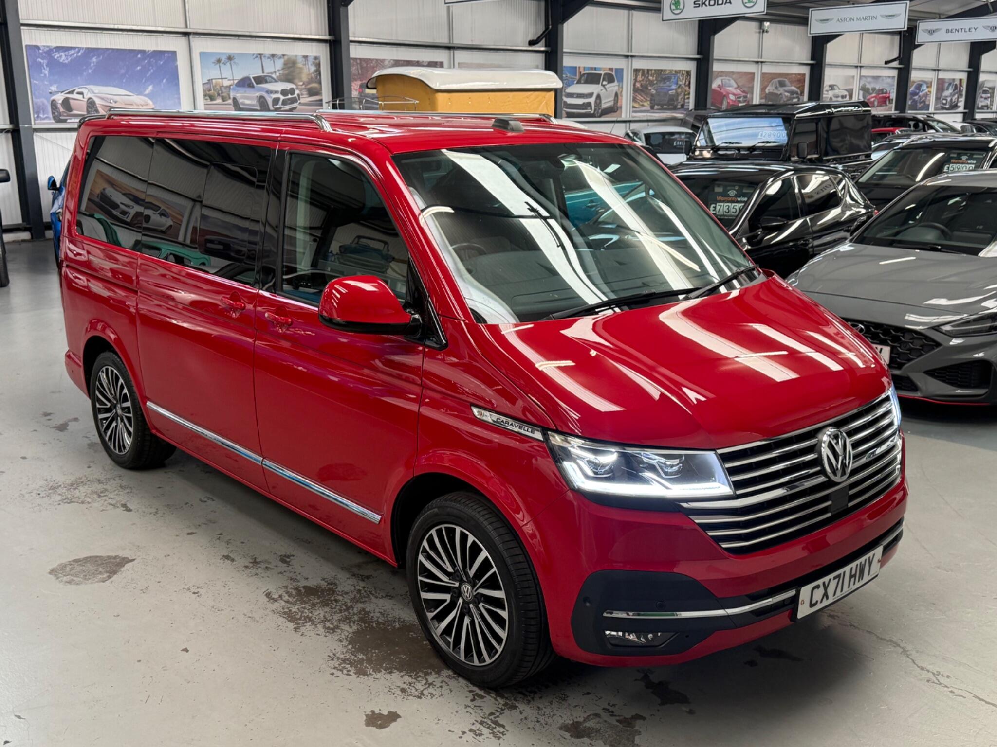 Volkswagen Caravelle view 3