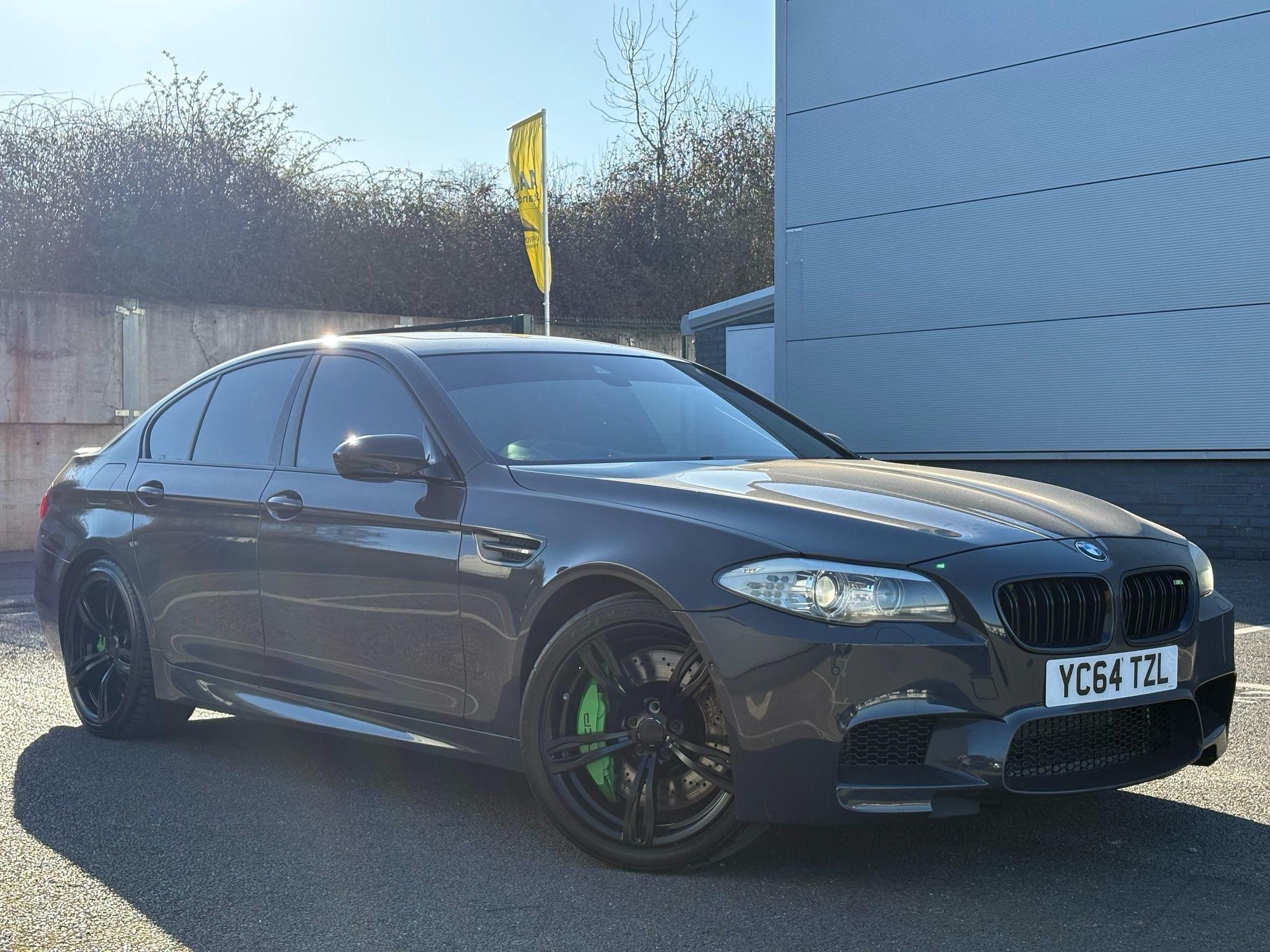 BMW M5 view 9