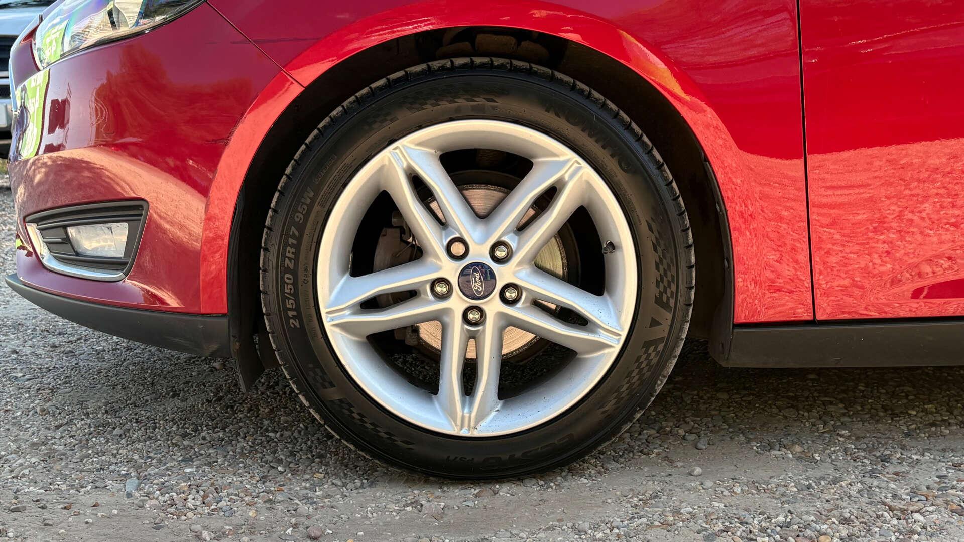 Ford Focus view 37