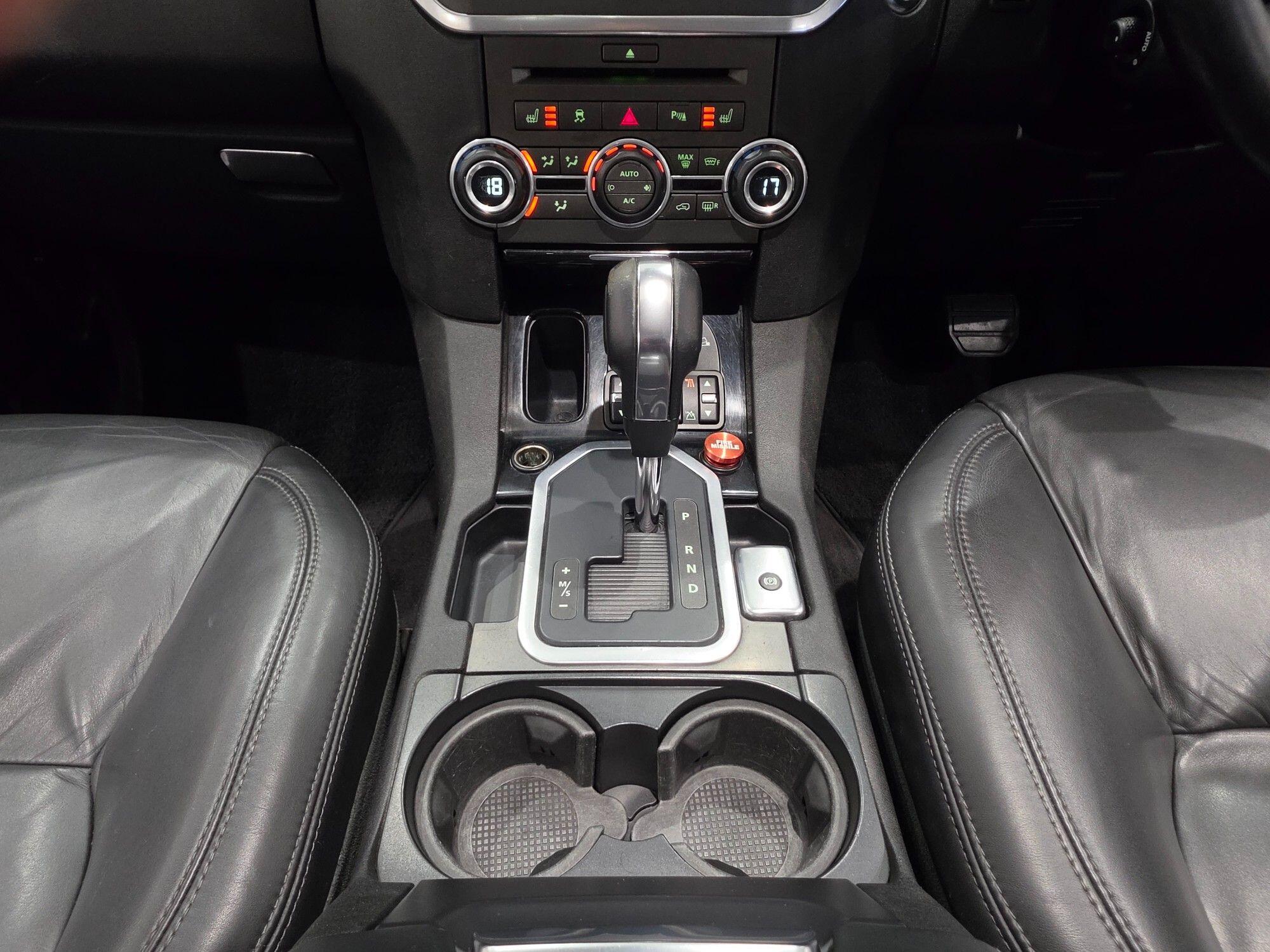 Land Rover Discovery view 100