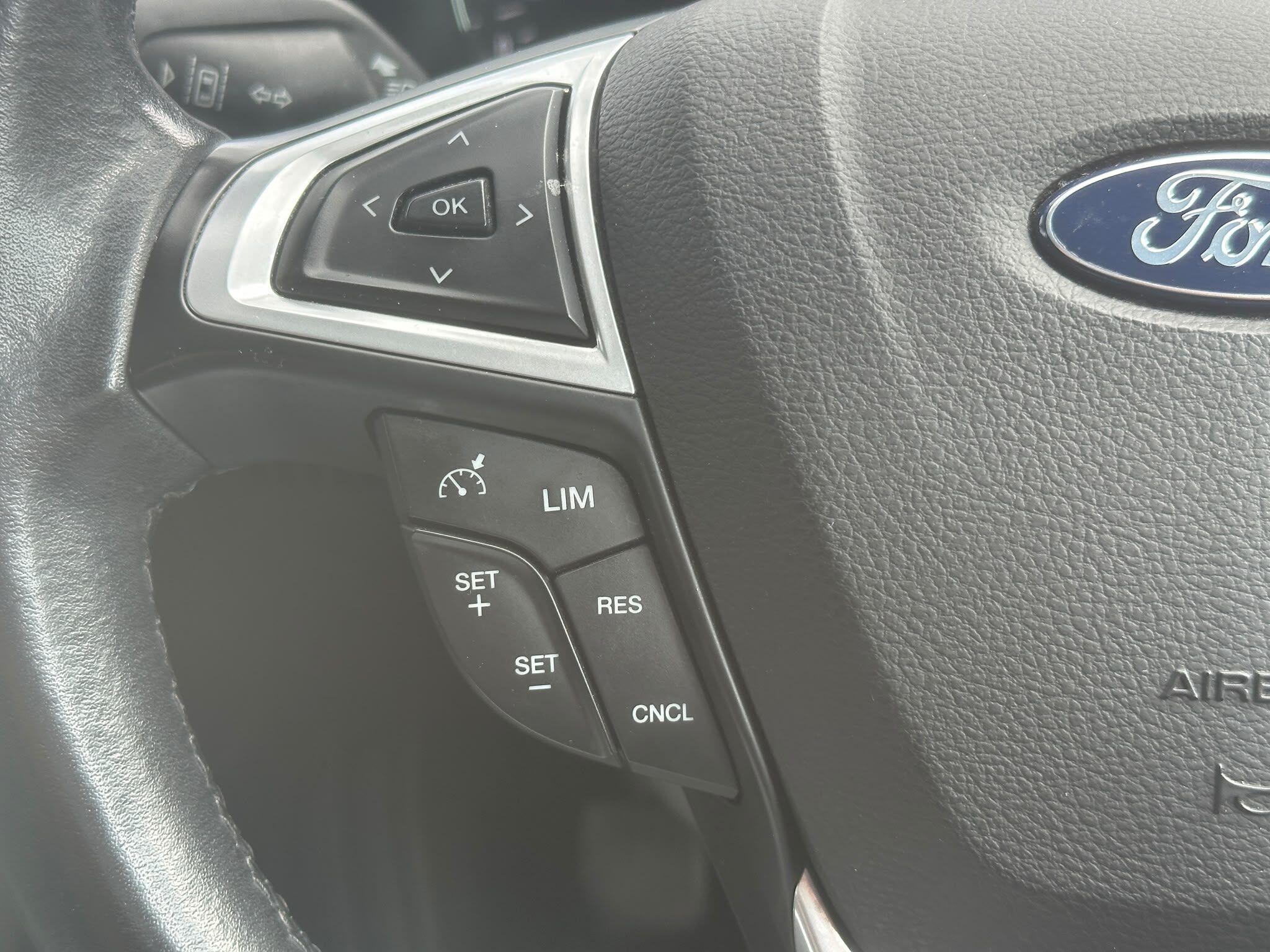 Ford Mondeo view 22
