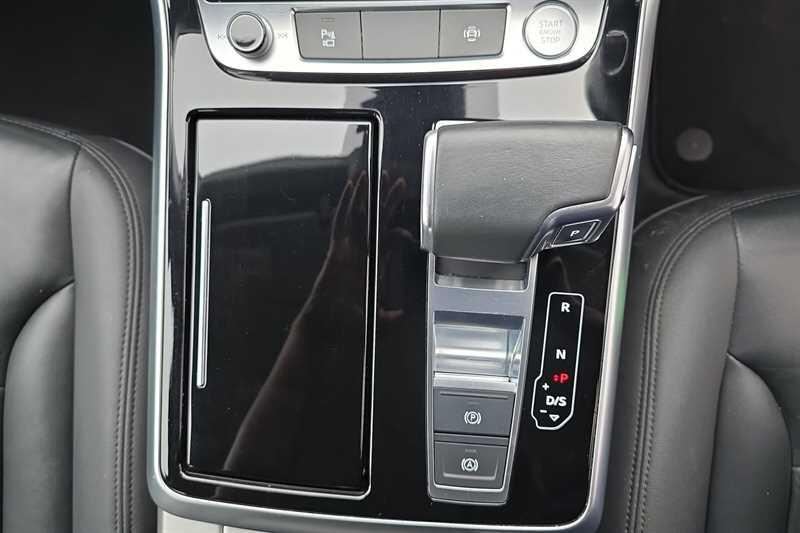 Audi Q7 view 36