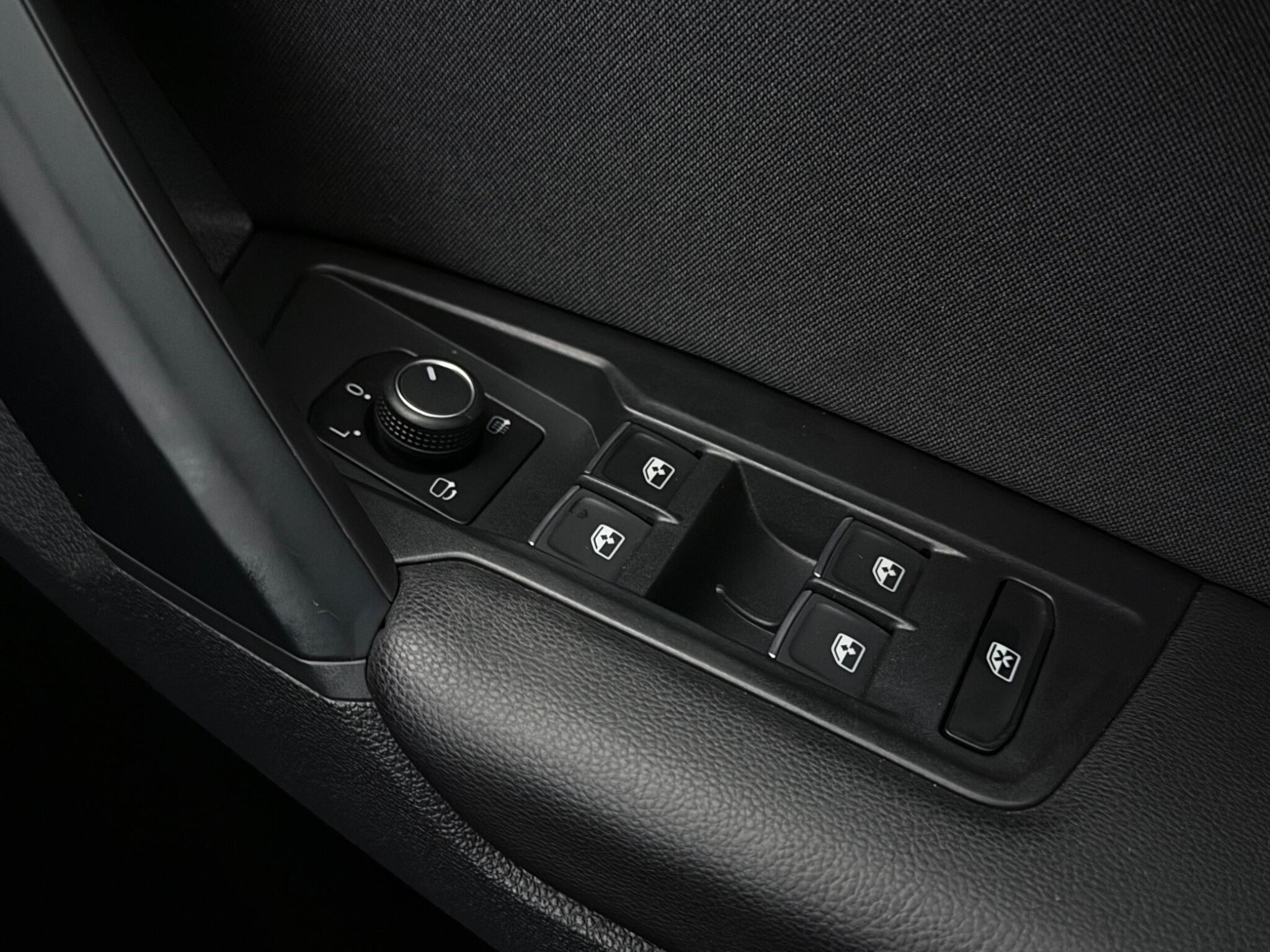 Volkswagen Tiguan view 22