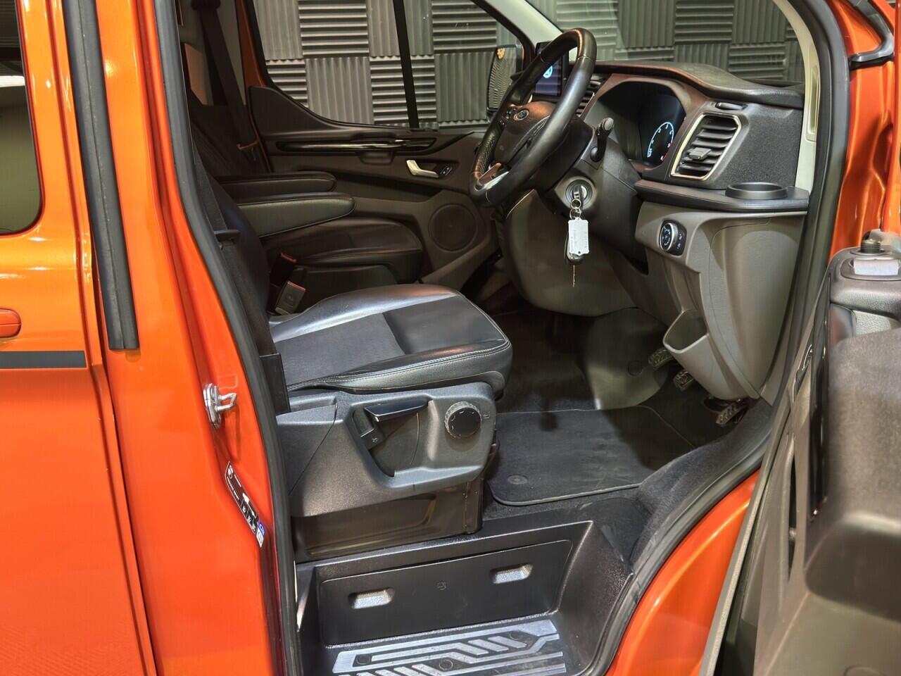 Ford Transit Custom view 13