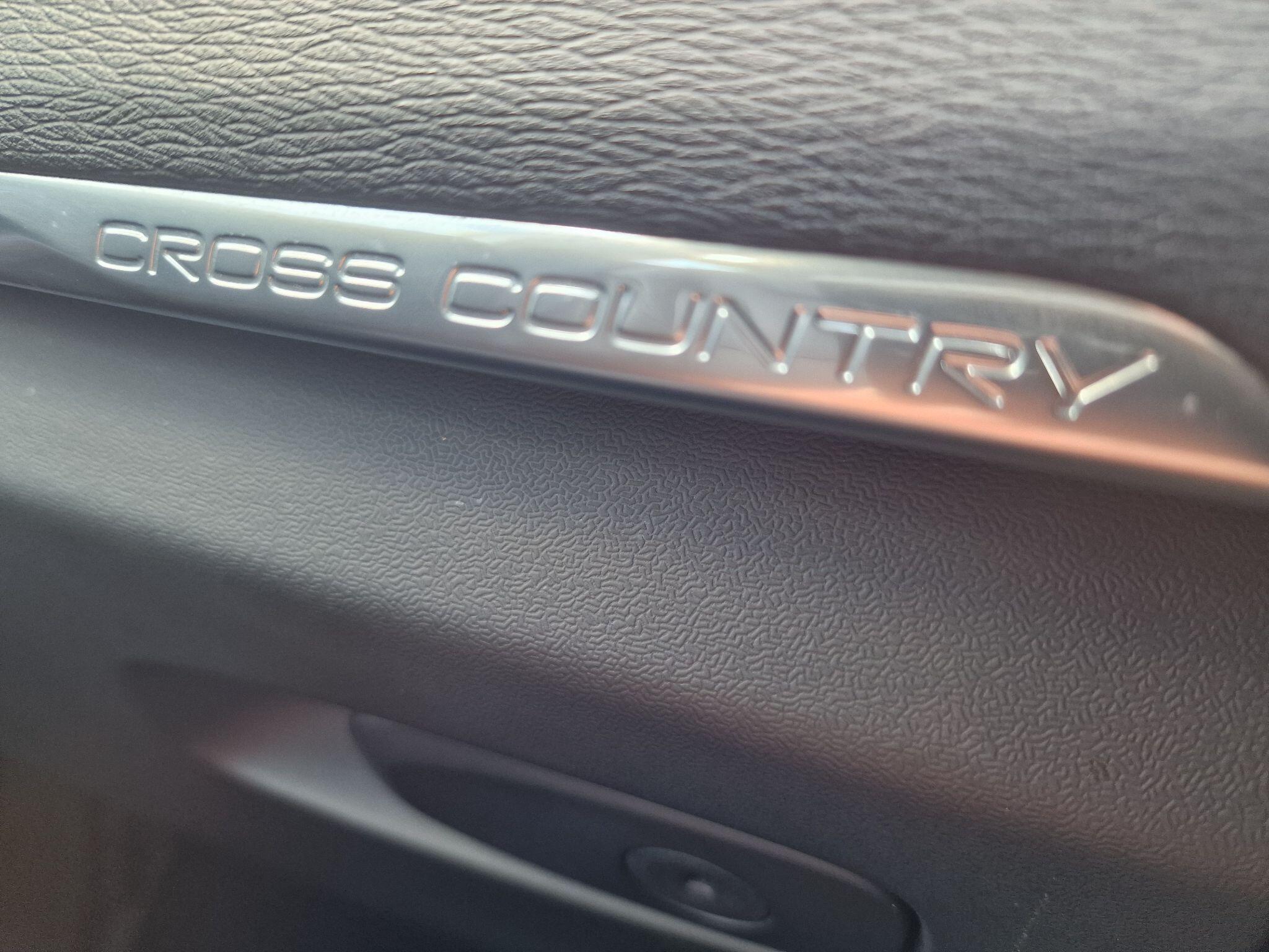 Volvo V40 Cross Country view 31