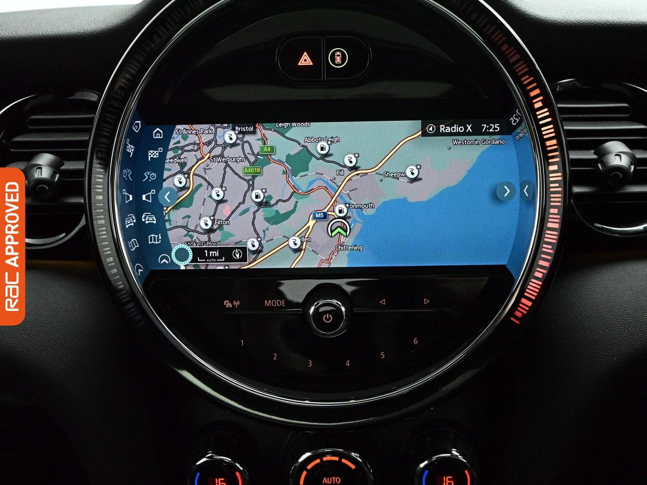 Mini Hatch view 3