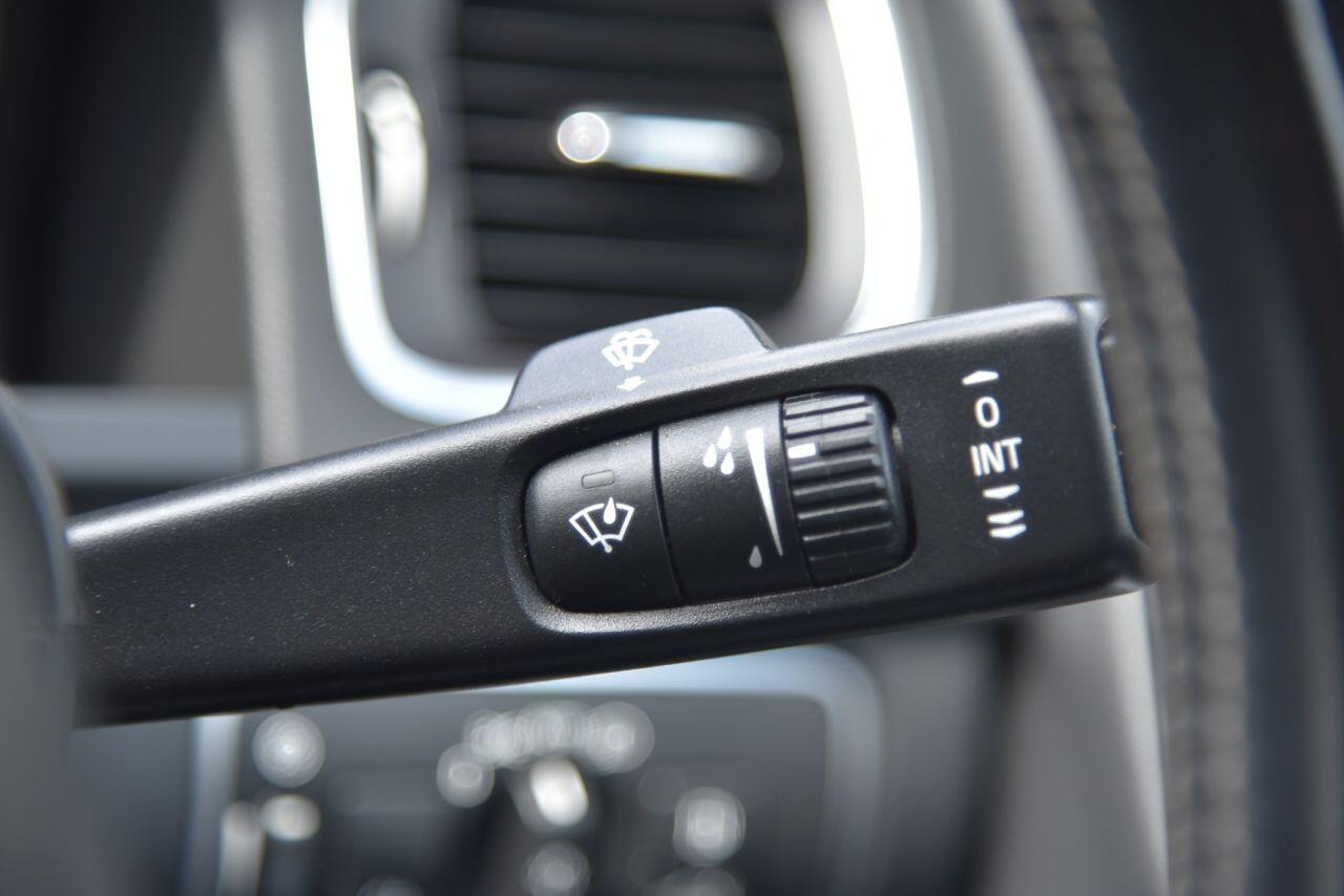 Volvo S60 view 31