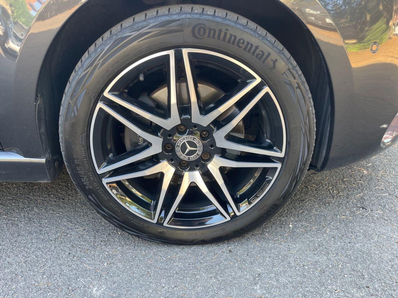 Mercedes-Benz V Class view 2