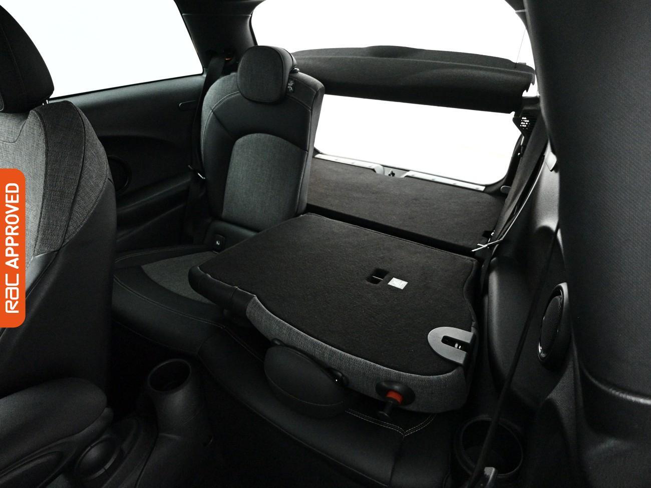 Mini Hatch view 28