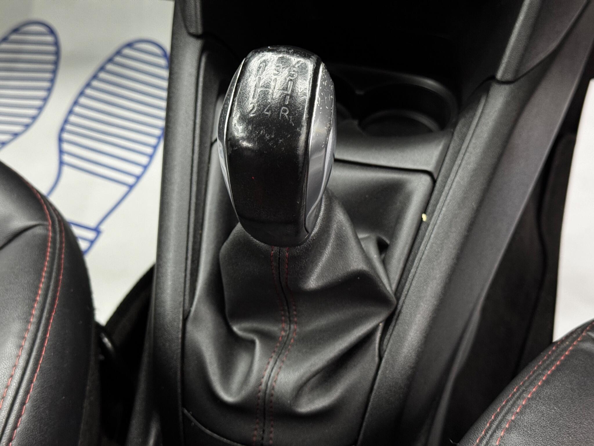 Peugeot 208 view 25