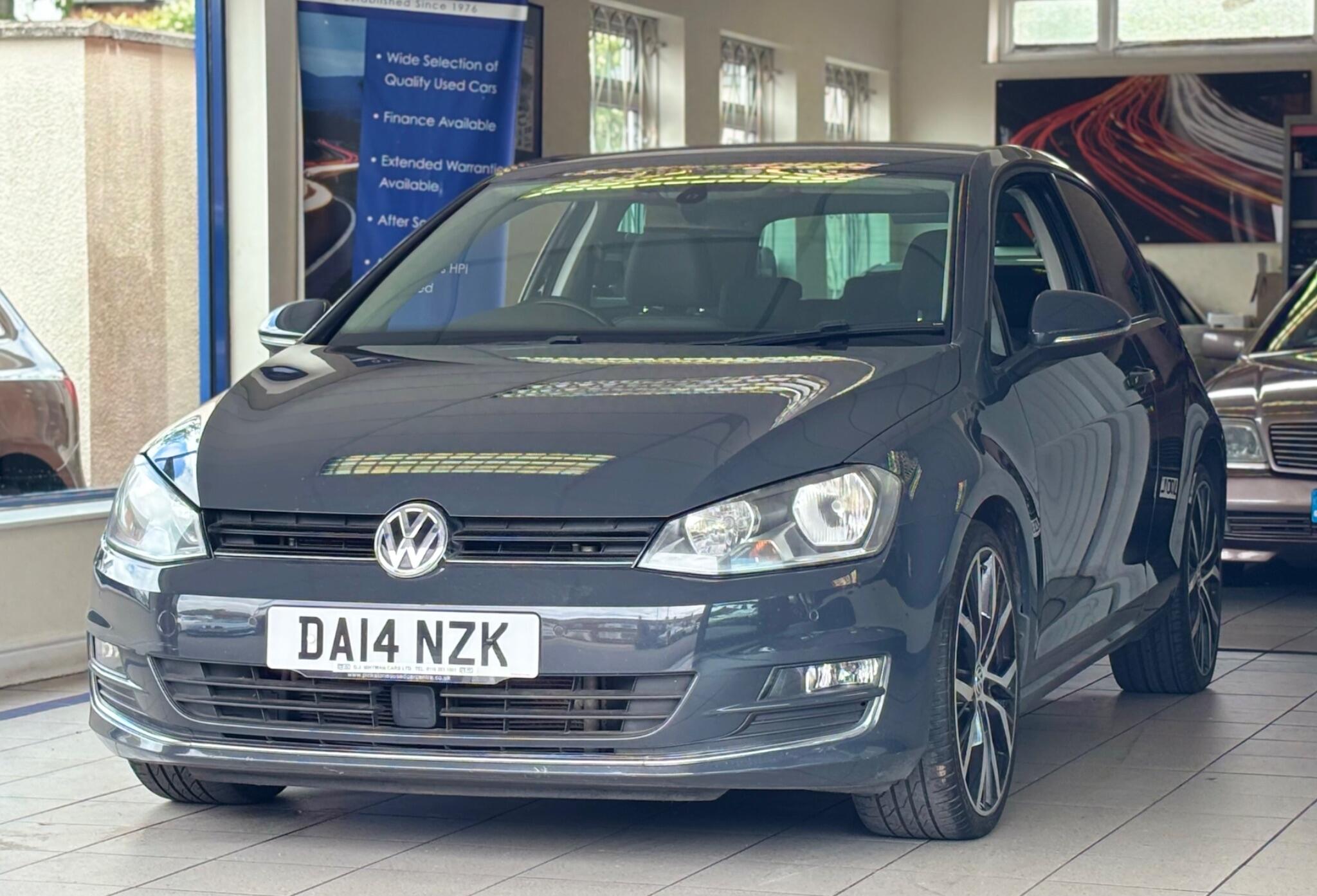 Volkswagen Golf view 6