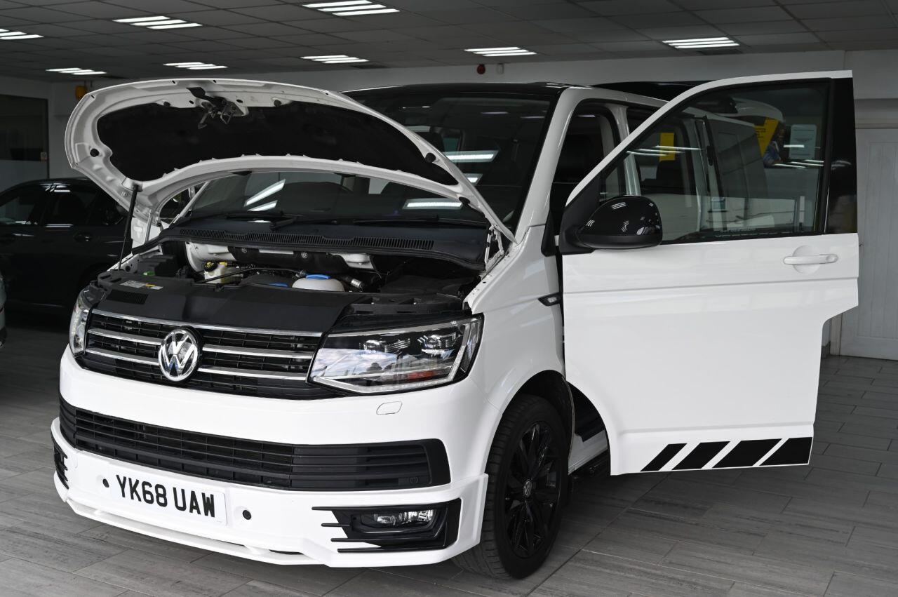 Volkswagen Caravelle view 12
