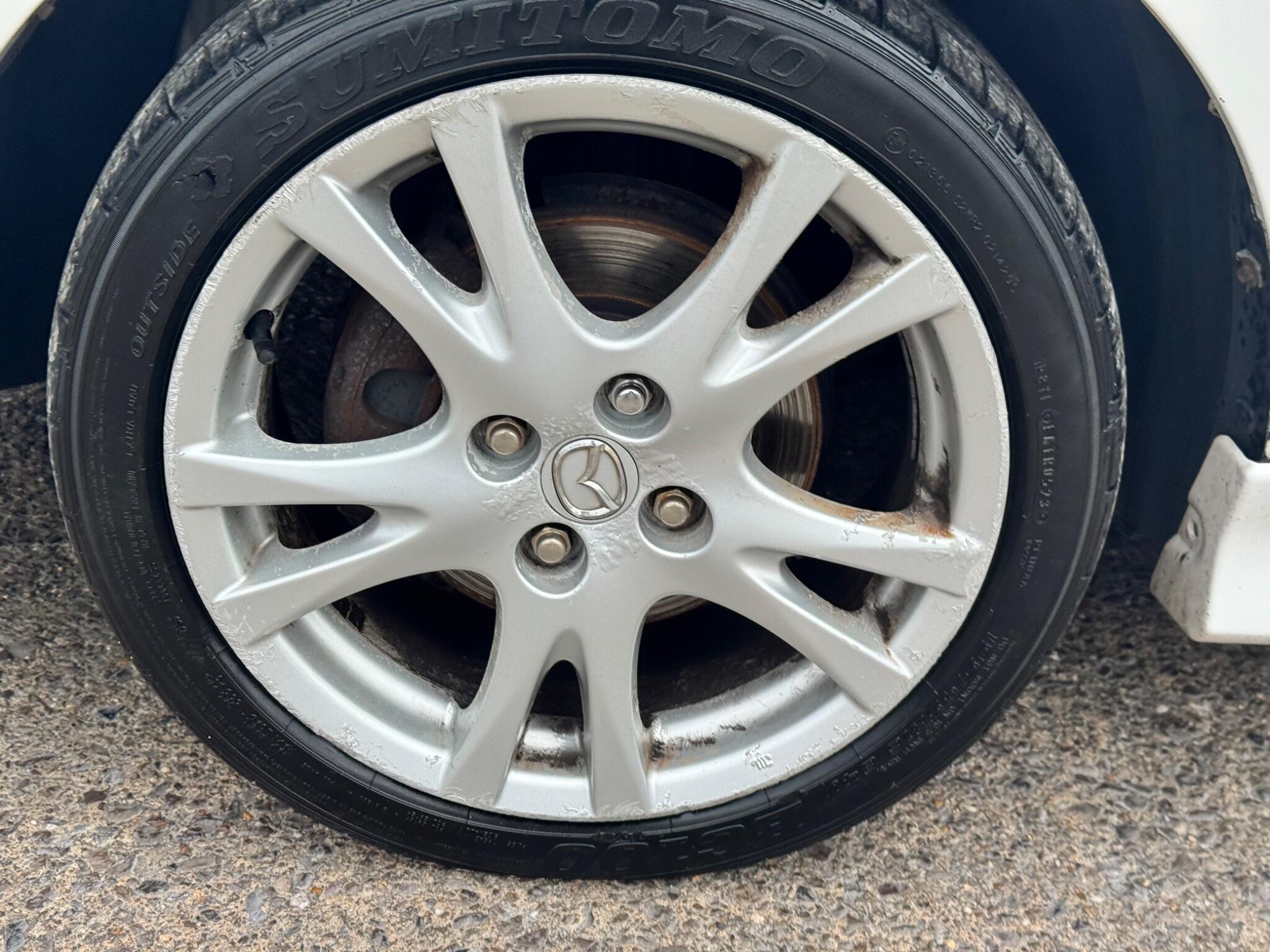 Mazda Mazda2 view 34