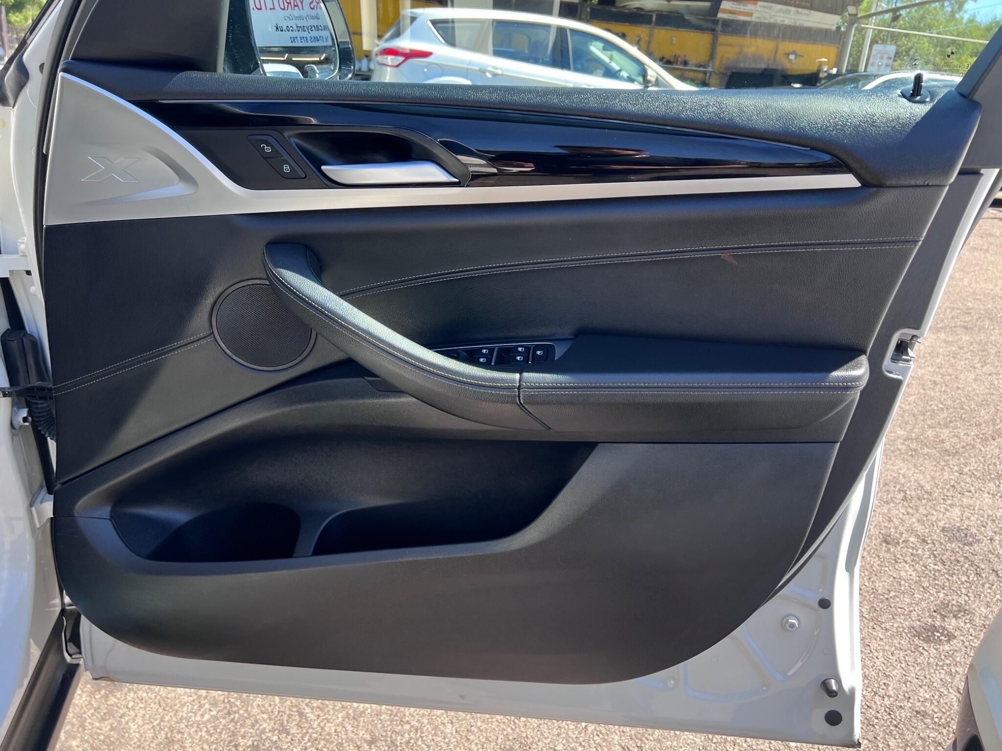 BMW X3 view 16