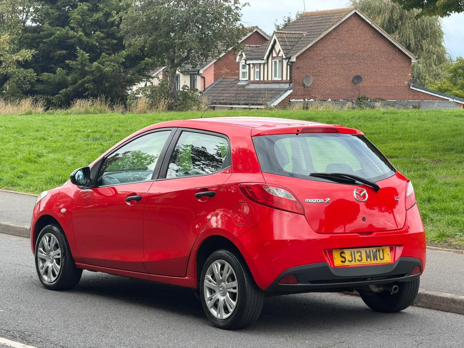 Mazda Mazda2 view 11