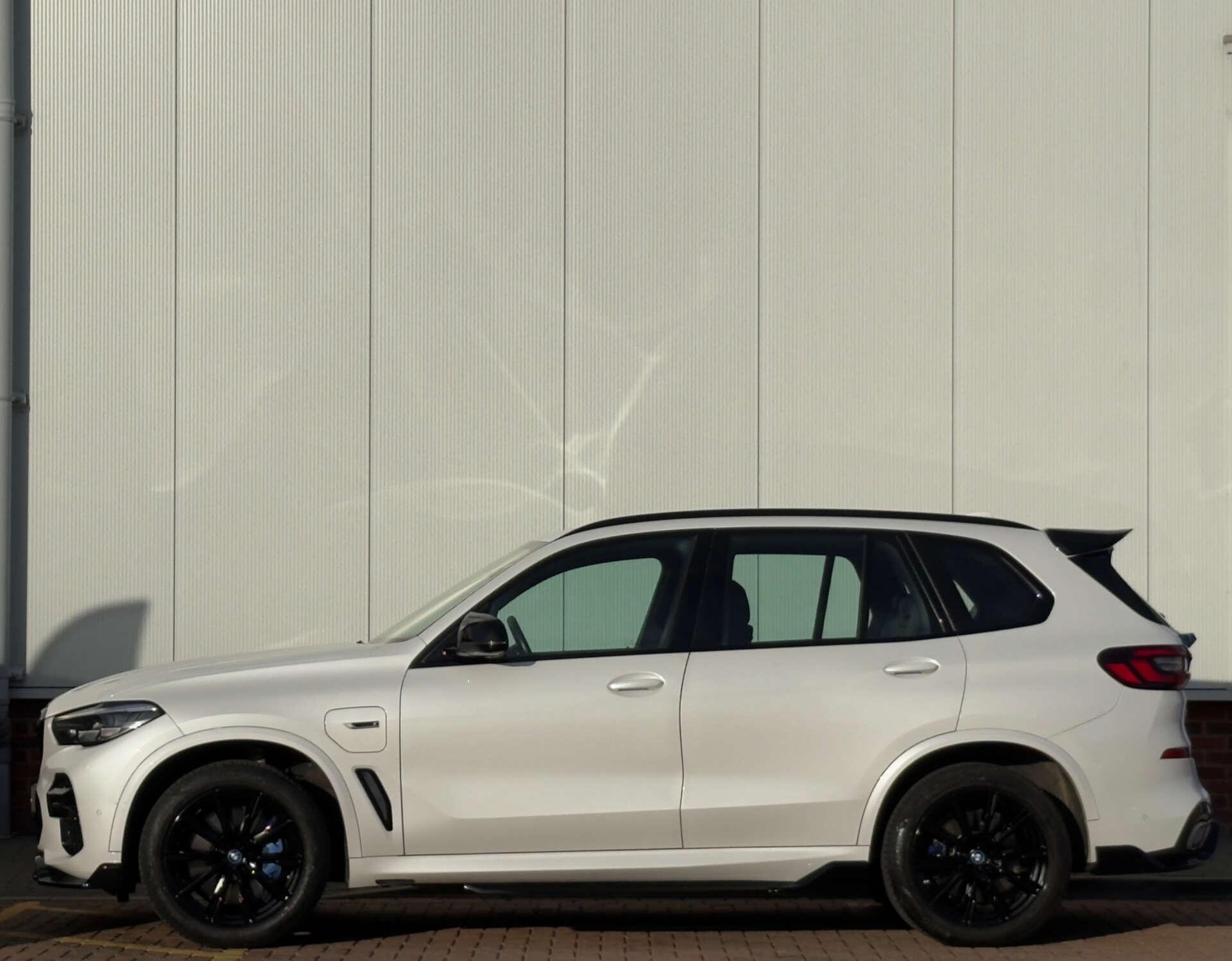 BMW X5 view 8