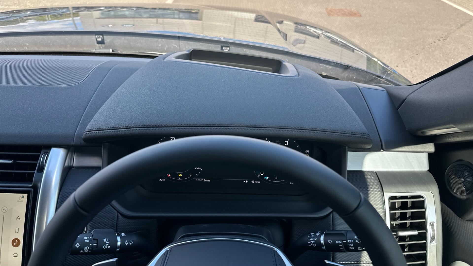 Land Rover Discovery view 45