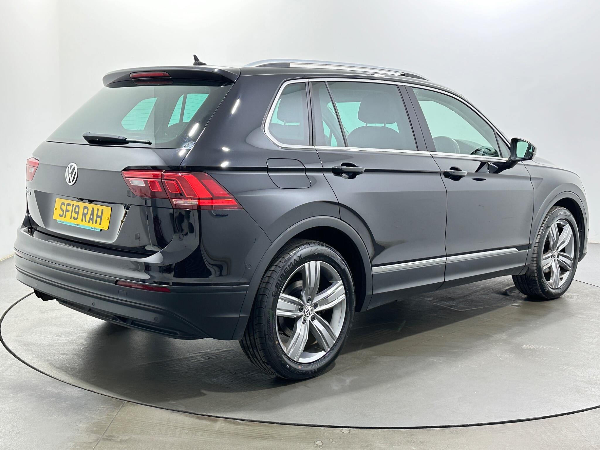 Volkswagen Tiguan view 8