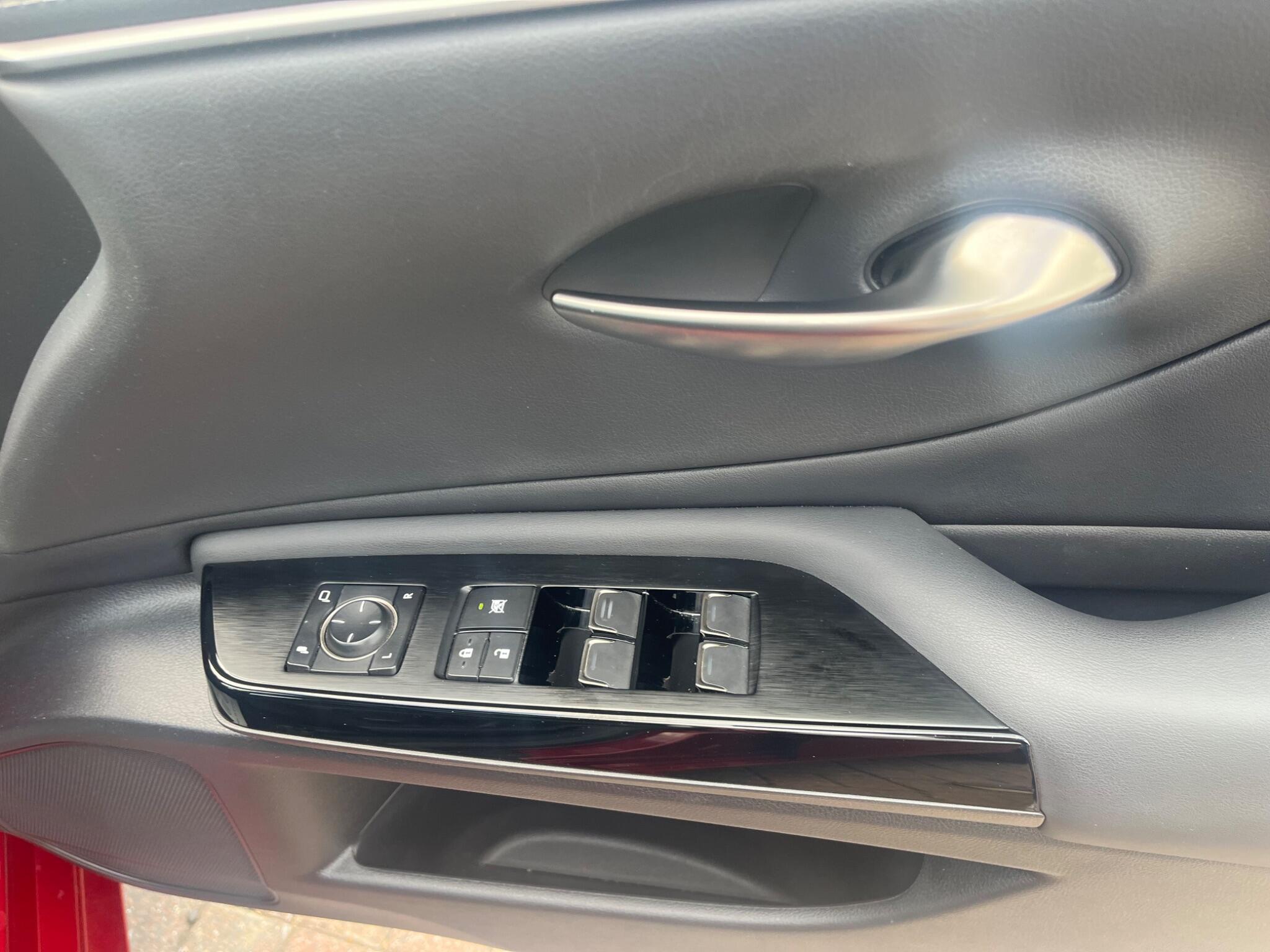 Lexus ES view 35