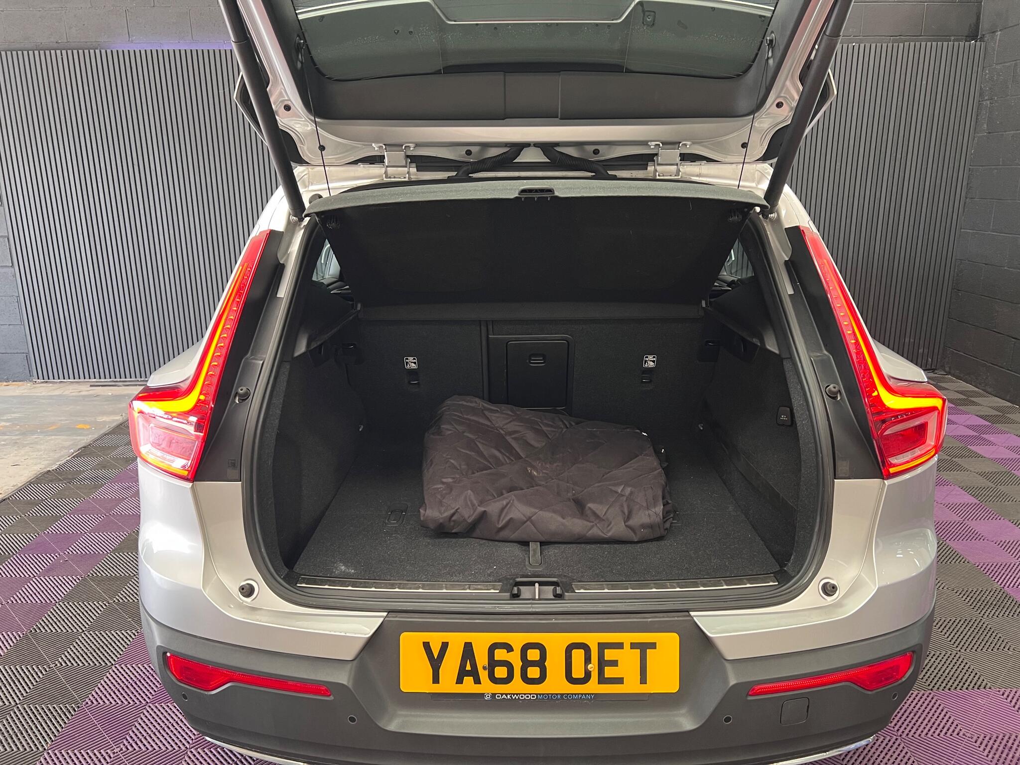 Volvo XC40 view 27