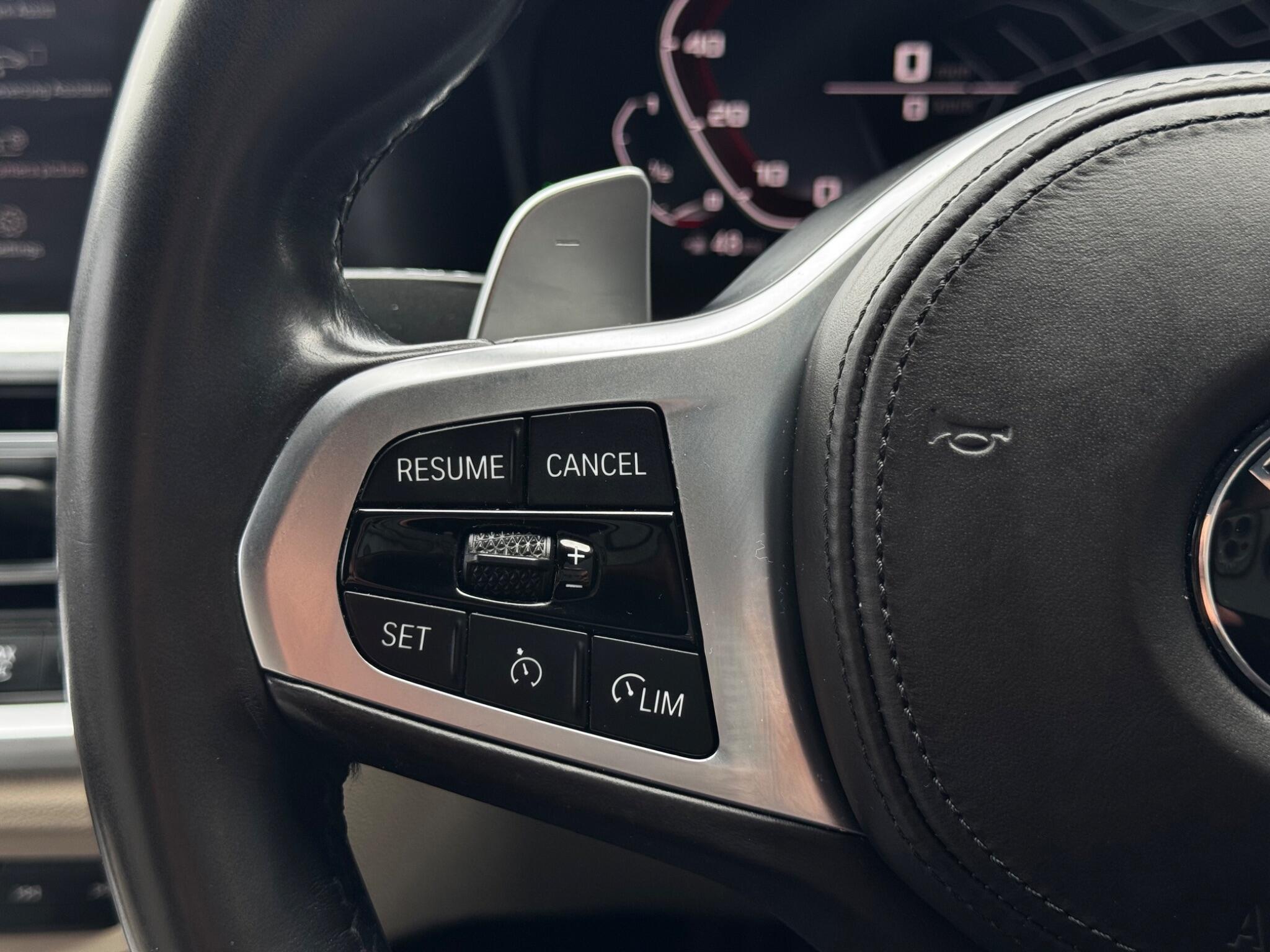 BMW 3 Series view 32