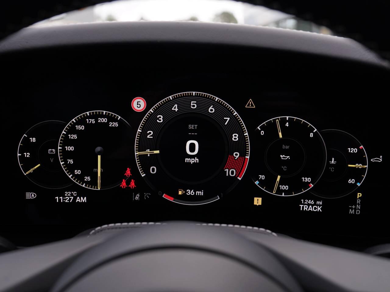Porsche 911 view 32