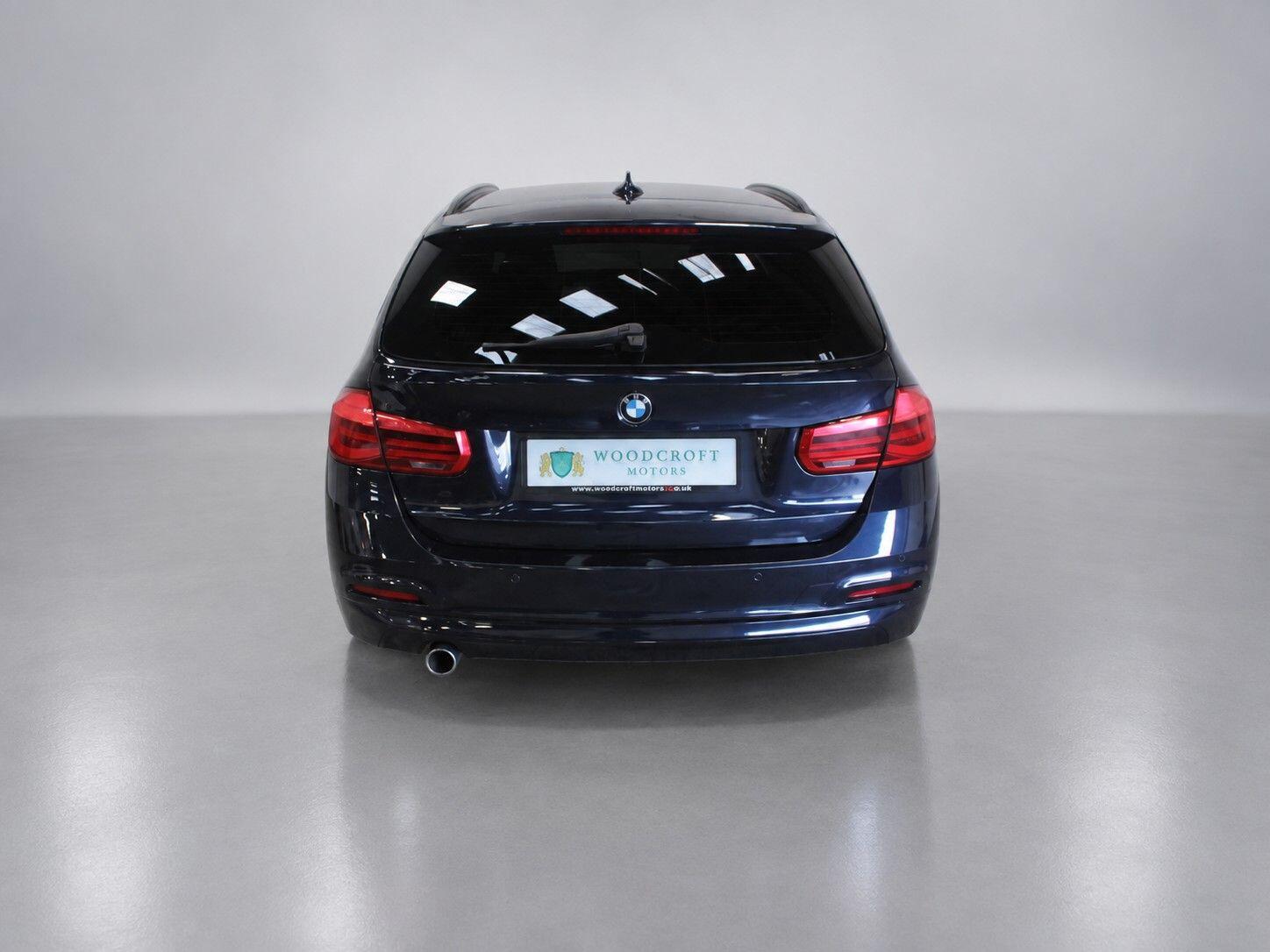 BMW 3 Series view 14