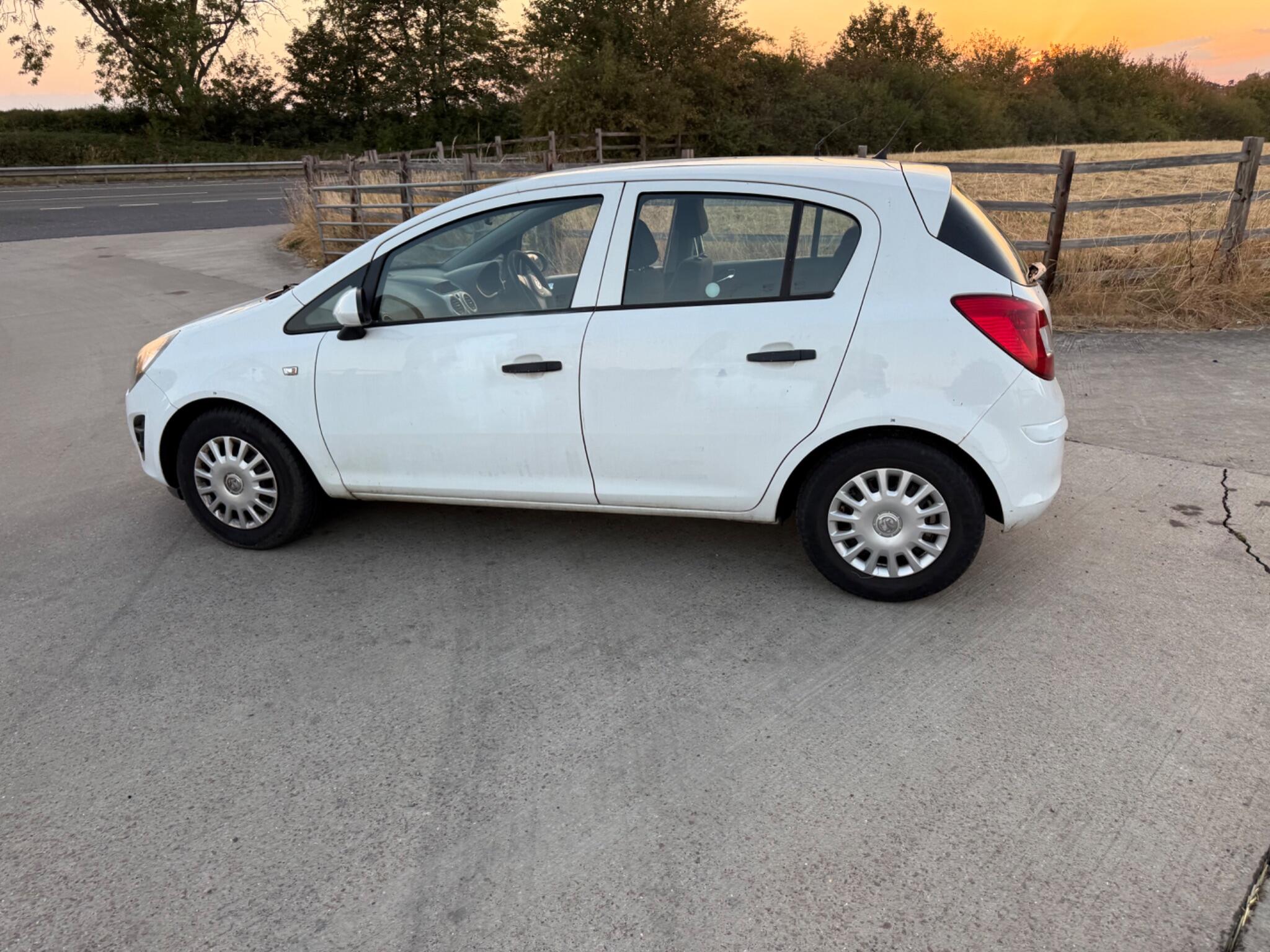 Vauxhall Corsa 1.3 CDTi ecoFLEX S Euro 5 (s/s) 5dr (A/C) — photo 18 of 74