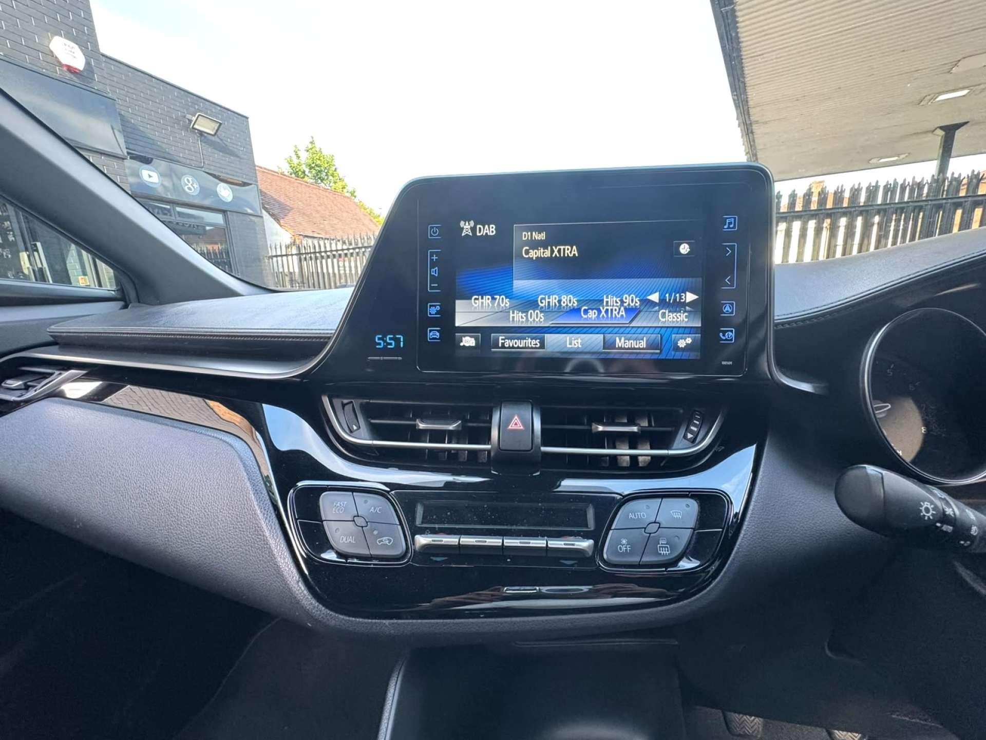Toyota C-HR view 7