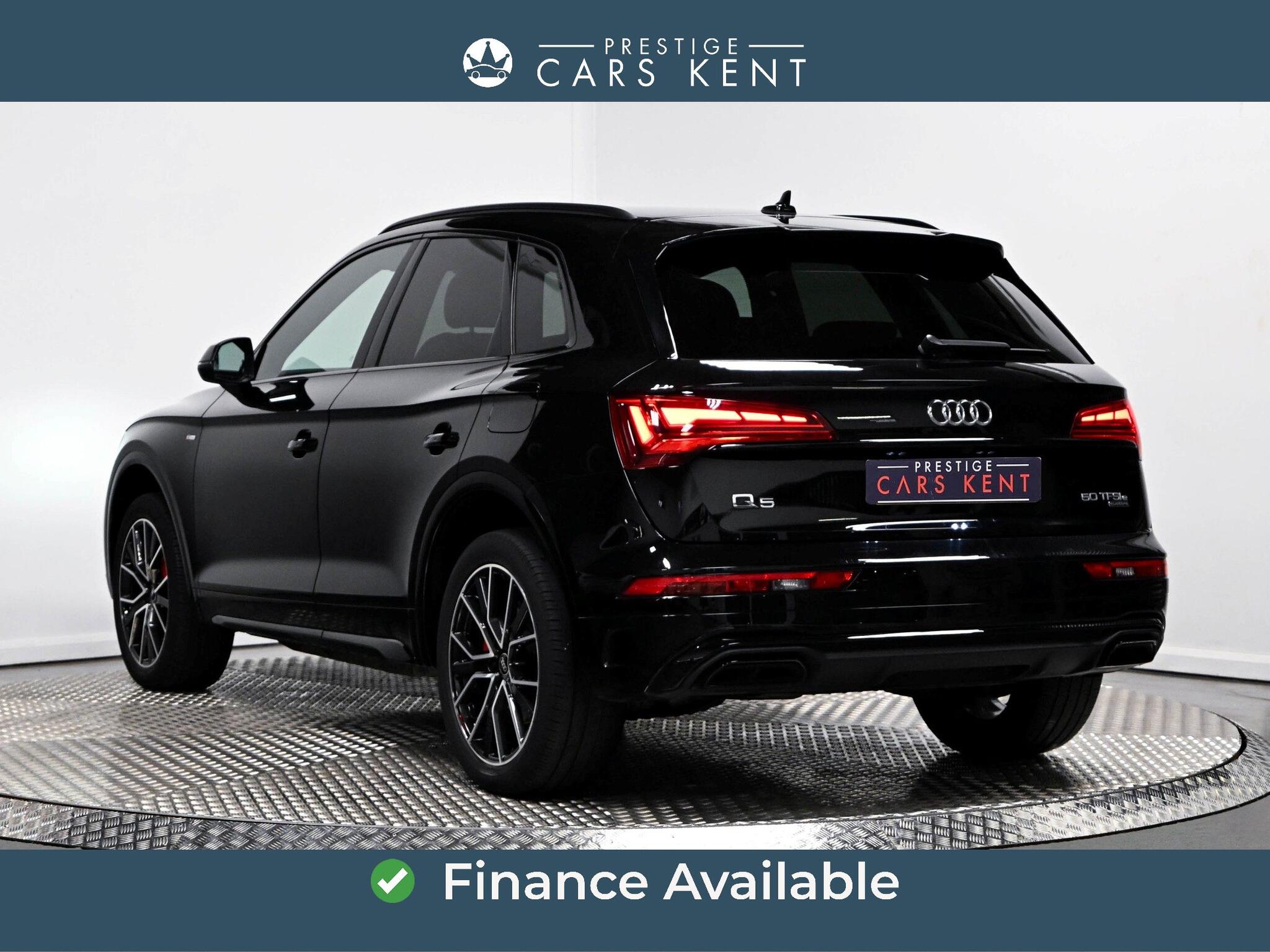 Audi Q5 view 3