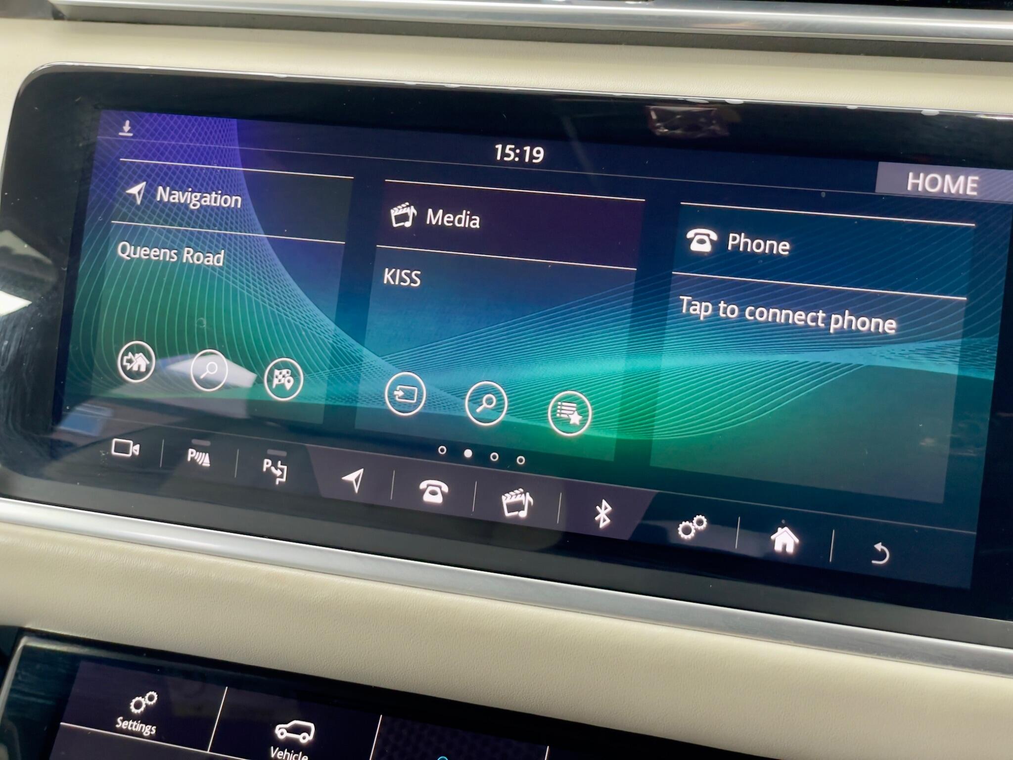 Land Rover Range Rover Velar view 61