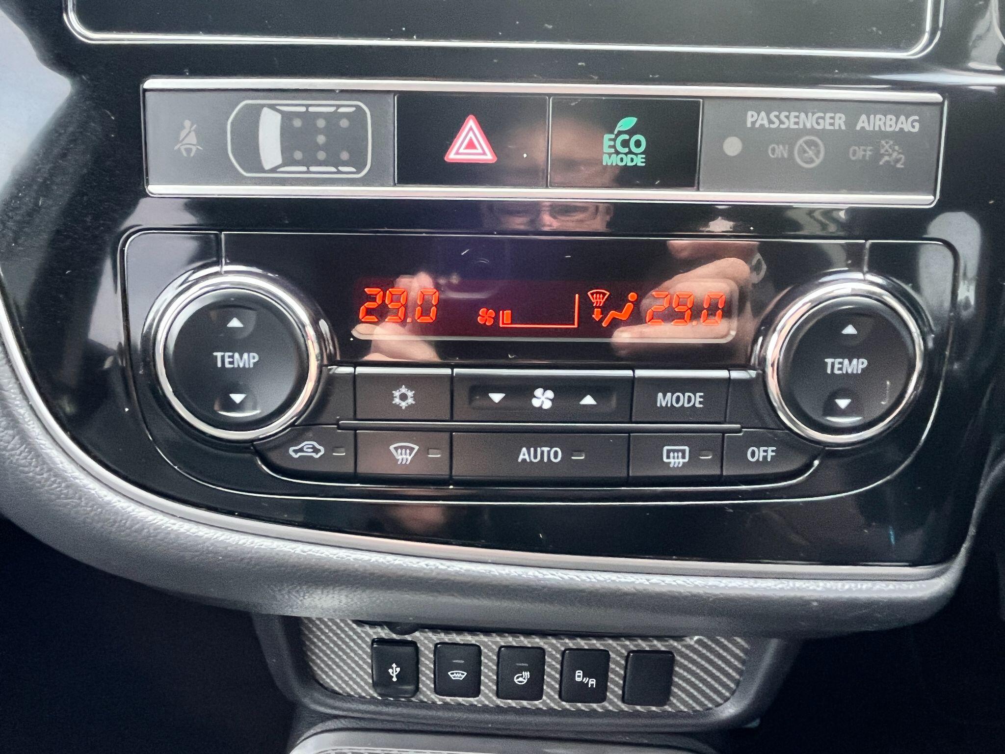 Mitsubishi Outlander view 28