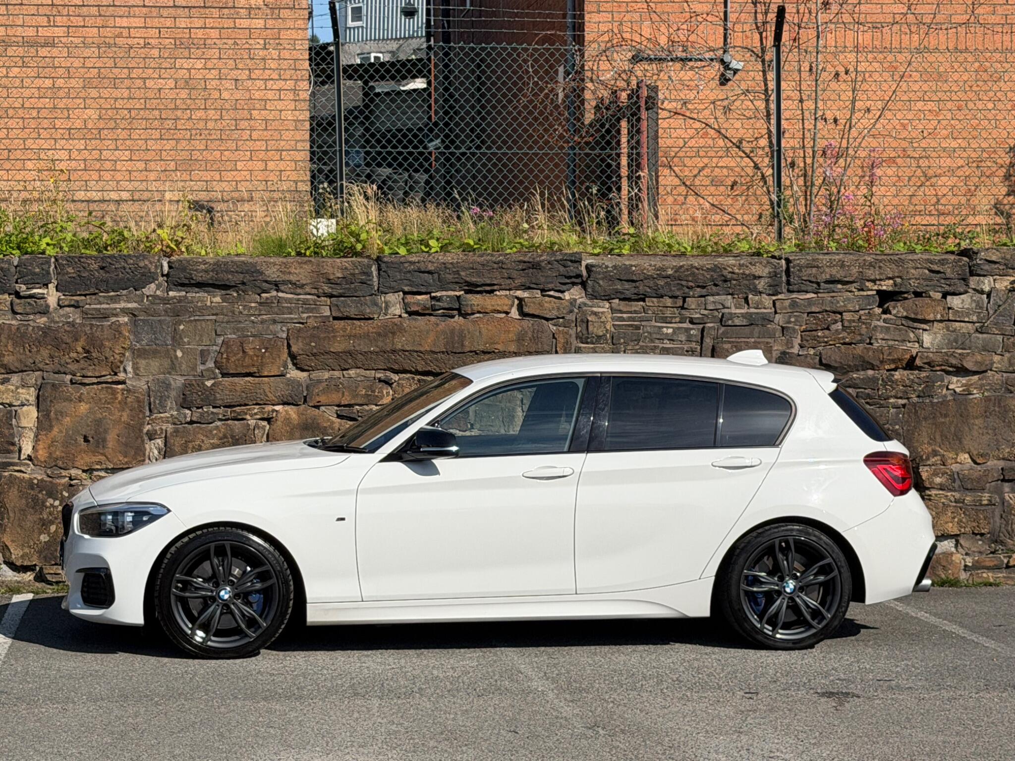 BMW 1 Series view 4