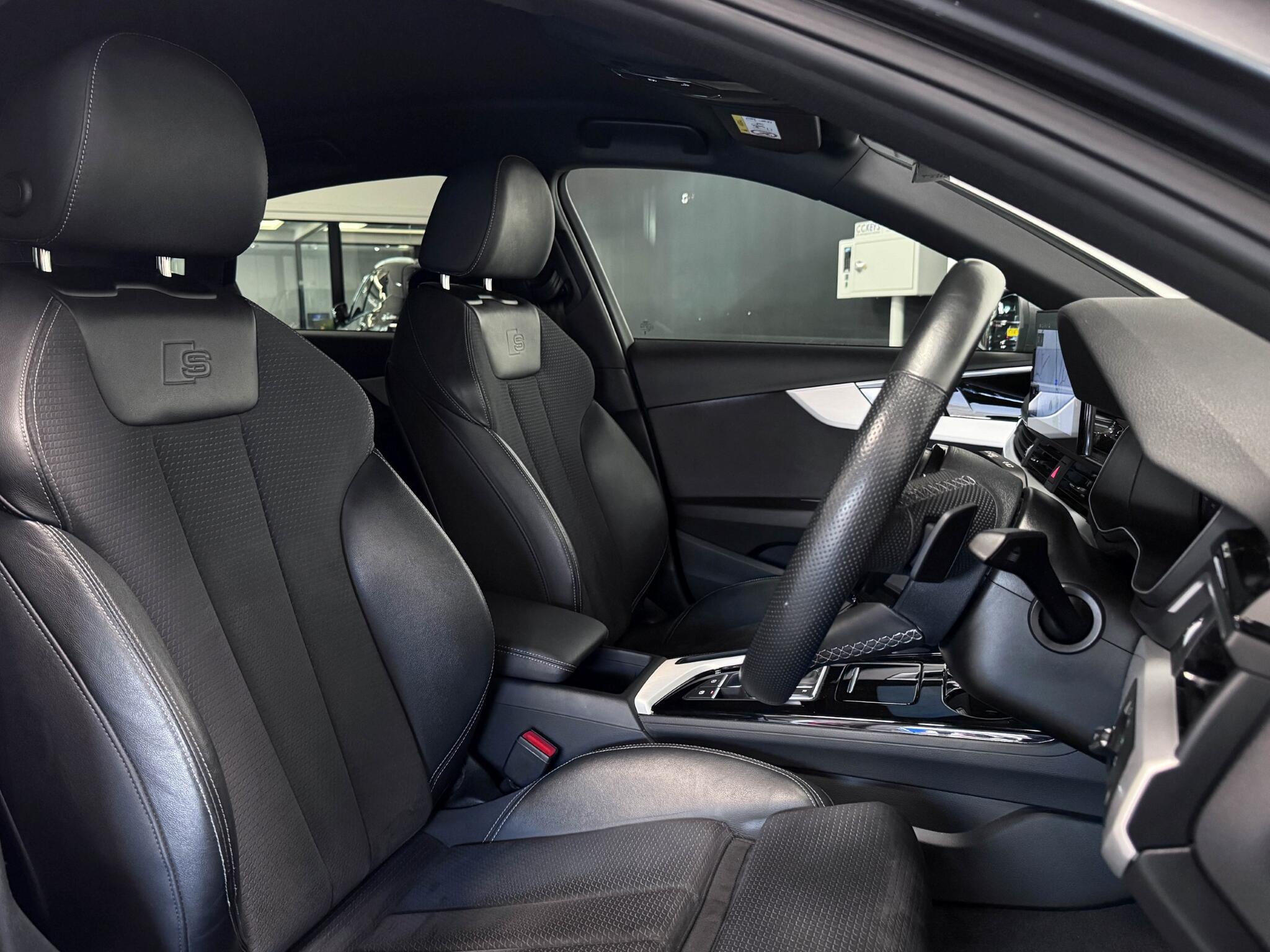 Audi A4 view 19