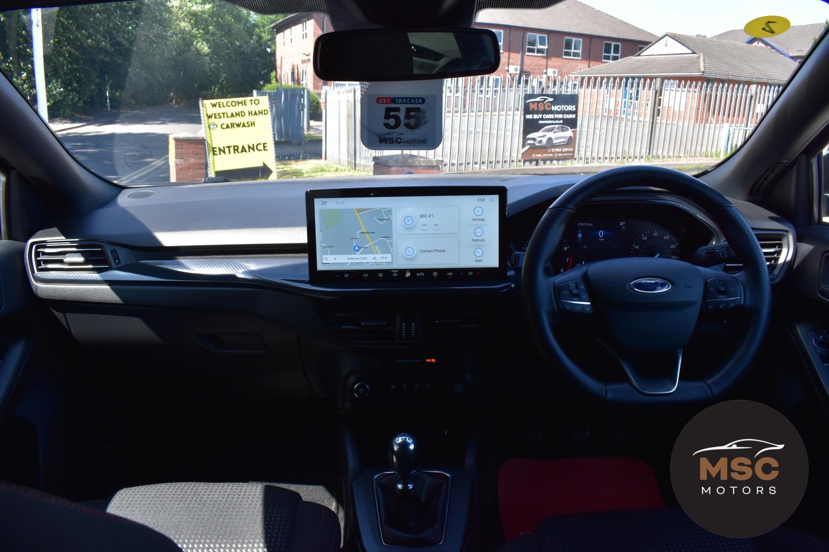 Ford Focus view 33