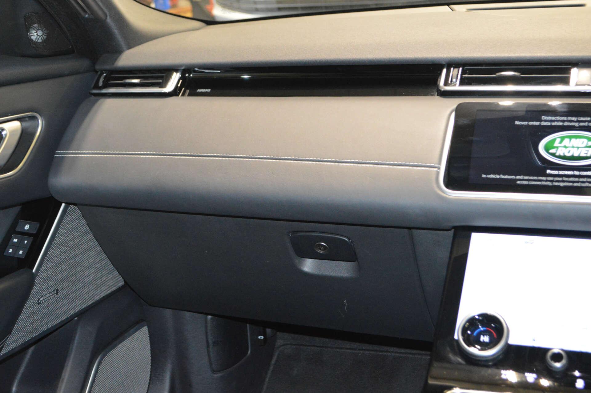 Land Rover Range Rover Velar view 27