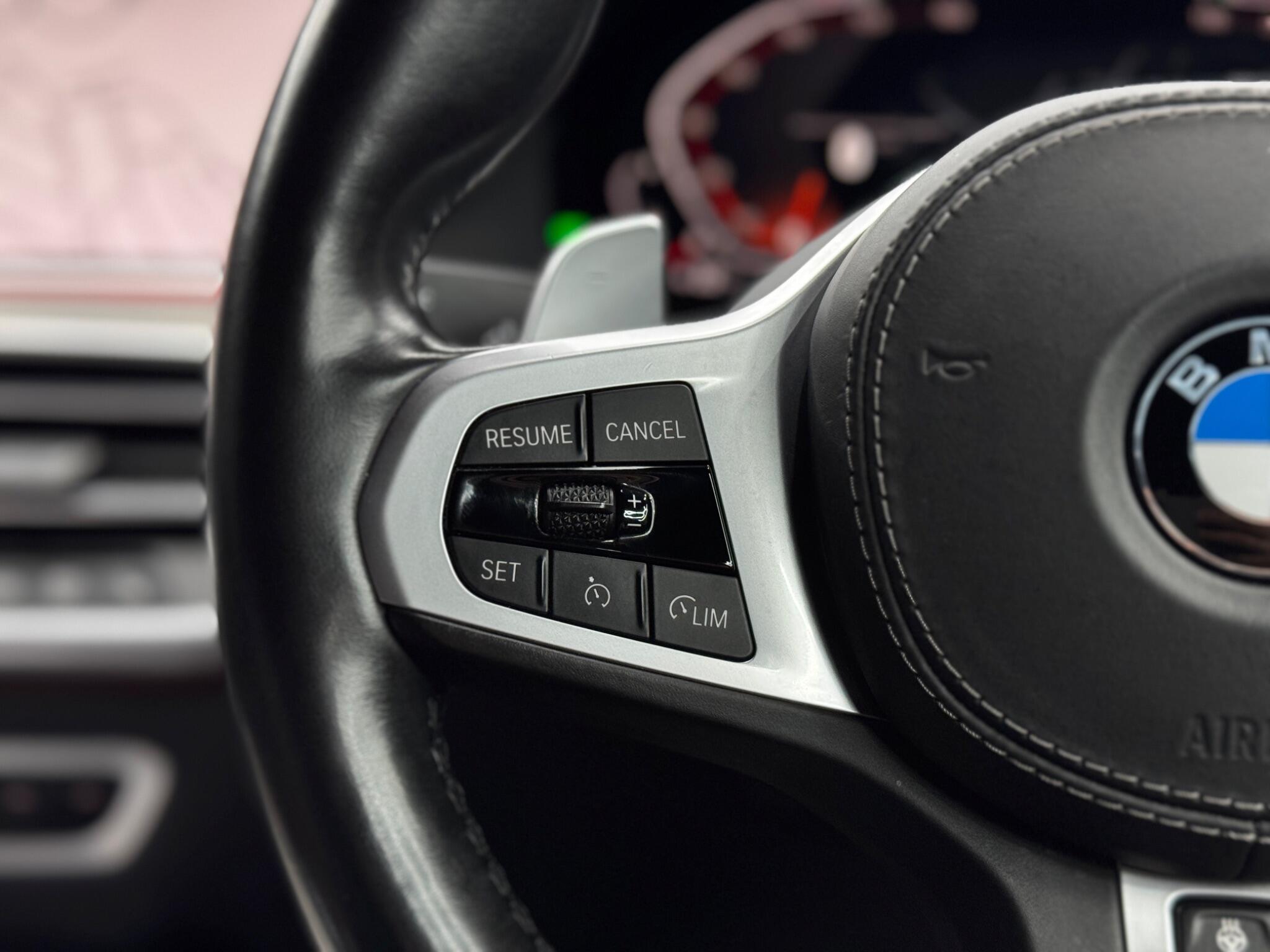 BMW X6 view 20